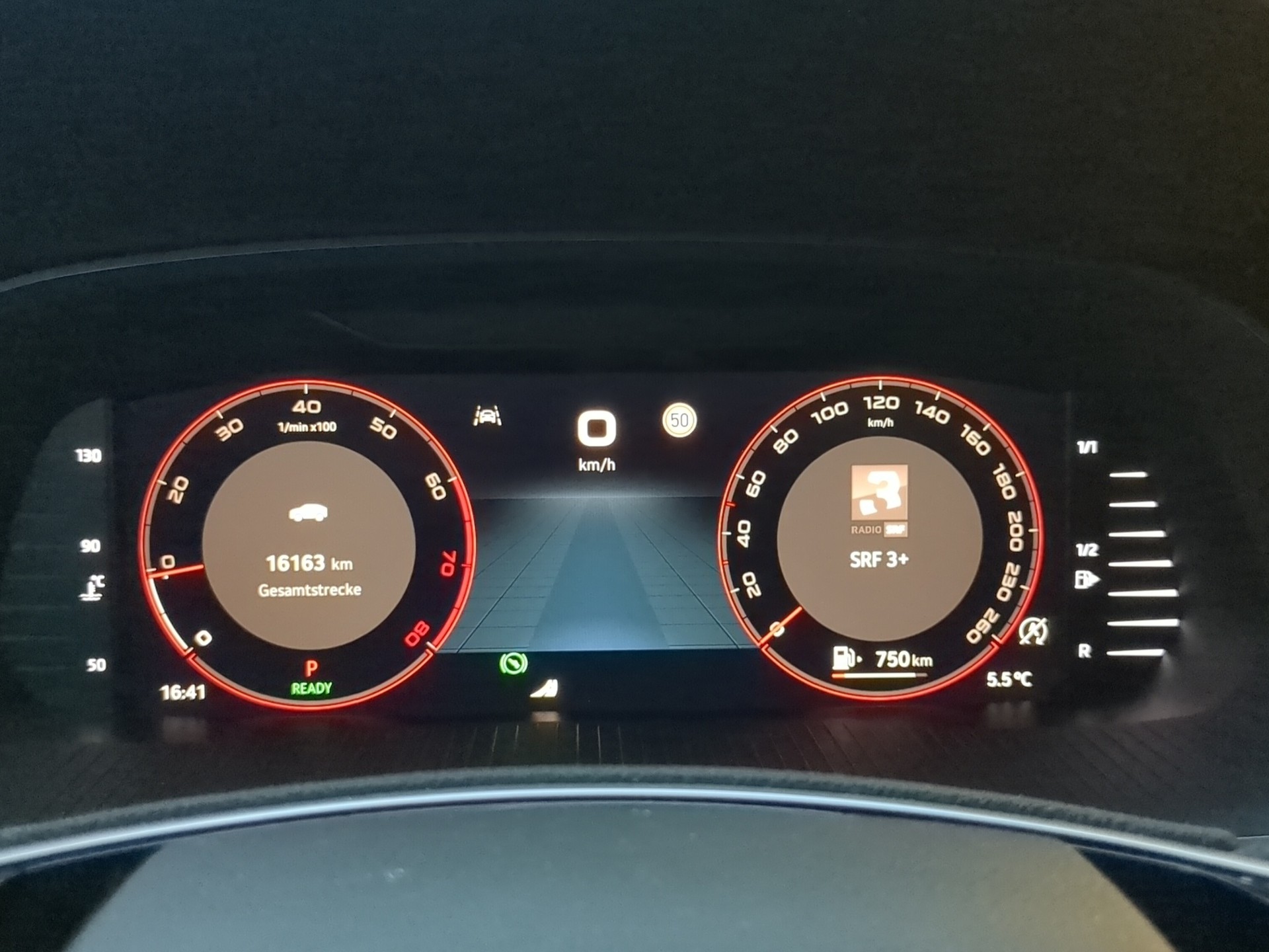 SKODA Octavia Combi 1.5 TSI mHEV DSG Sport Line-image-10