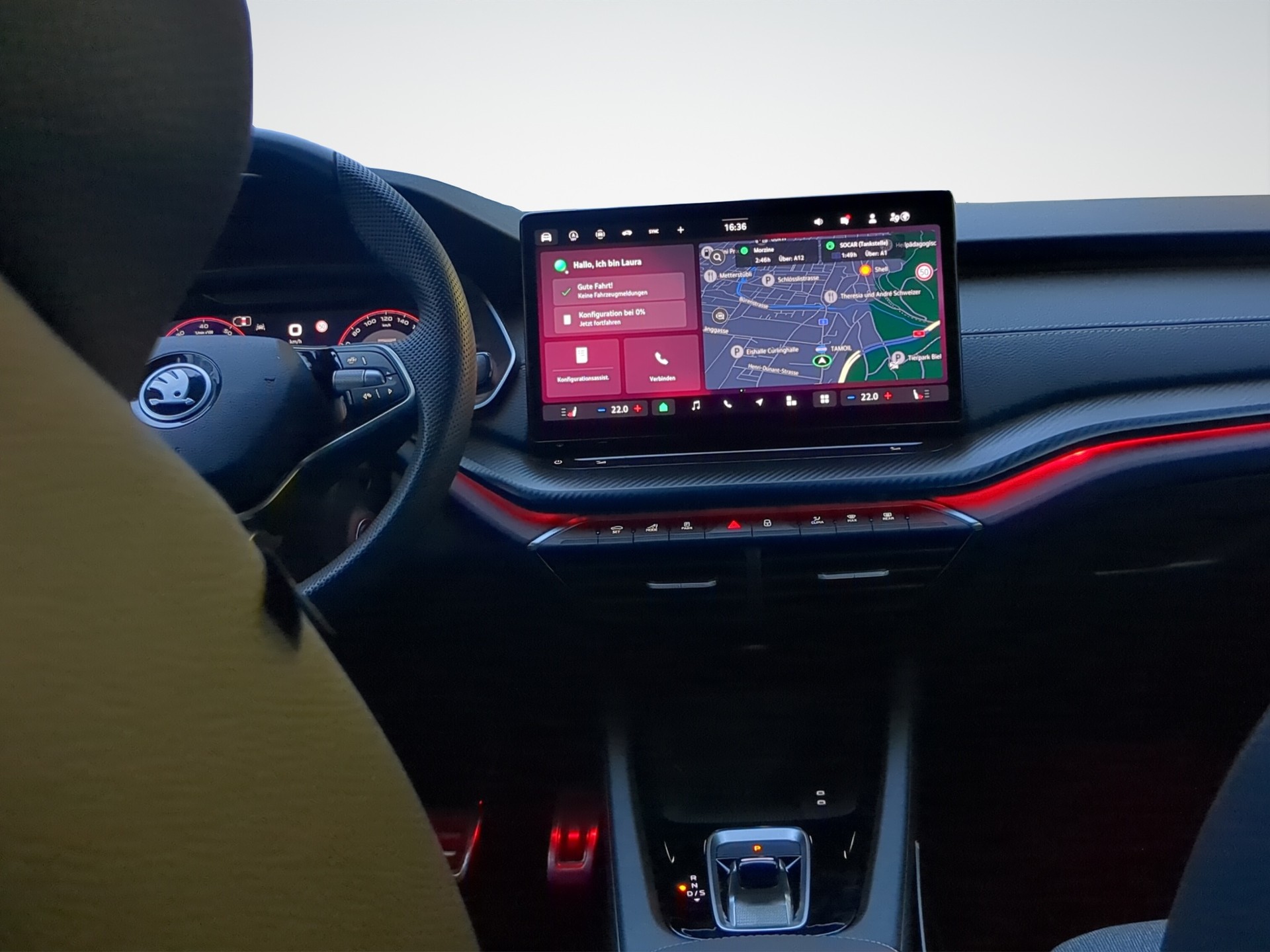 SKODA Octavia Combi 1.5 TSI mHEV DSG Sport Line-image-8