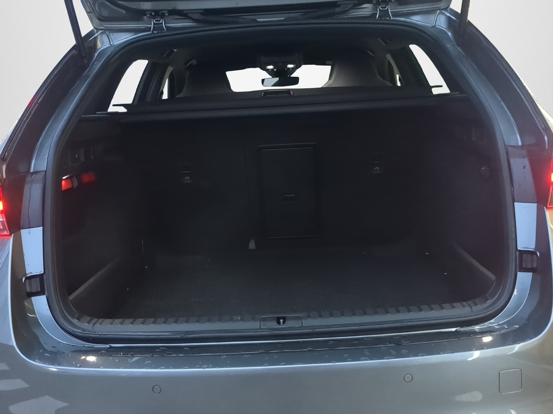 SKODA Octavia Combi 1.5 TSI mHEV DSG Sport Line-image-3