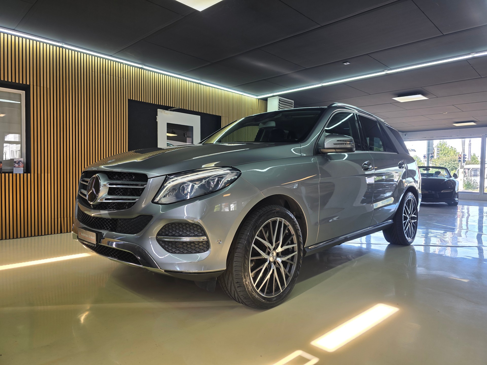 MERCEDES-BENZ GLE 500 e 4Matic 7G-Tronic-image-2