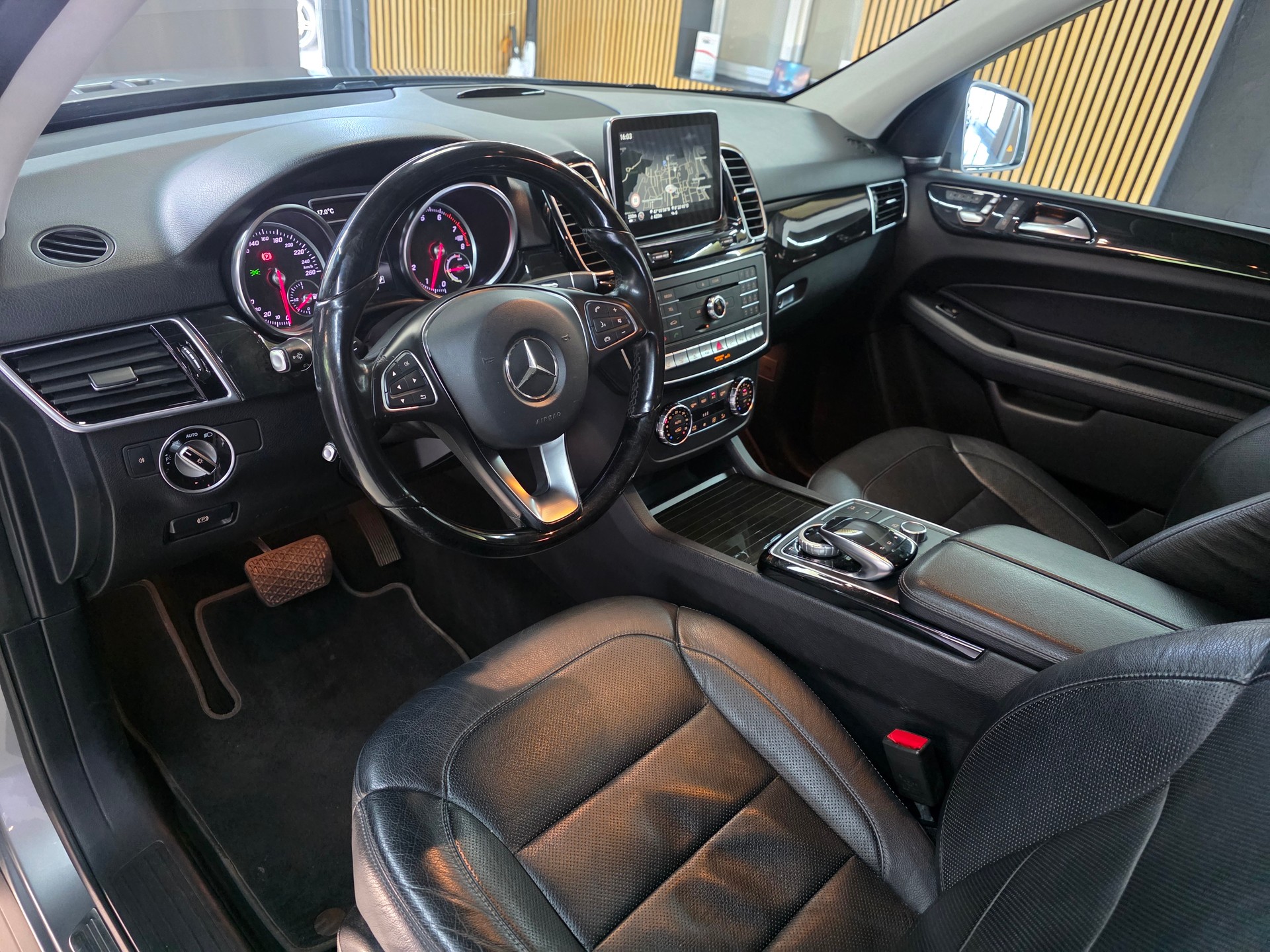 MERCEDES-BENZ GLE 500 e 4Matic 7G-Tronic-image-6