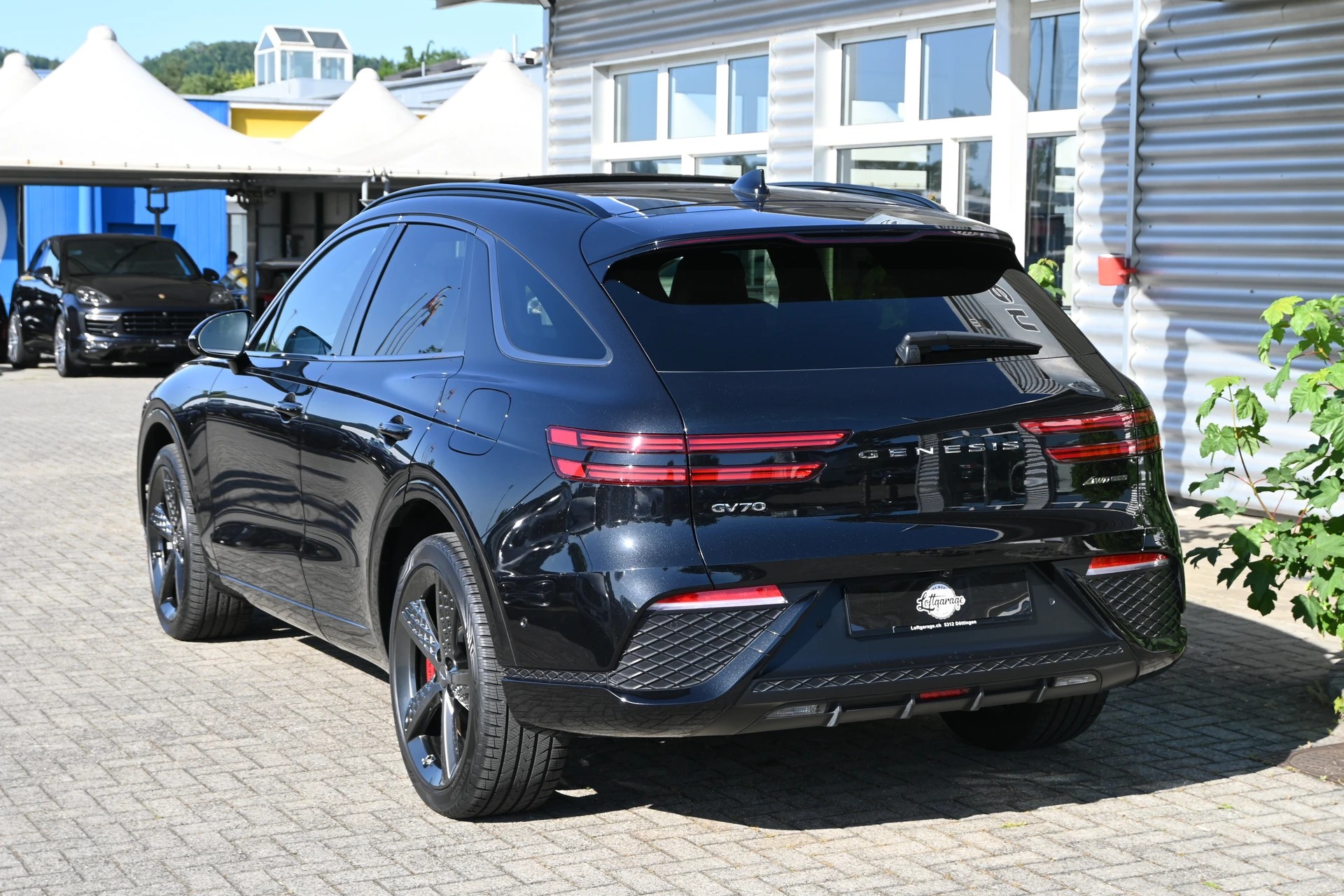 GENESIS GV70 2.2 CRDI Luxury Black Edition AT8 AWD 4X4 + Voll-Ausstattung-image-6