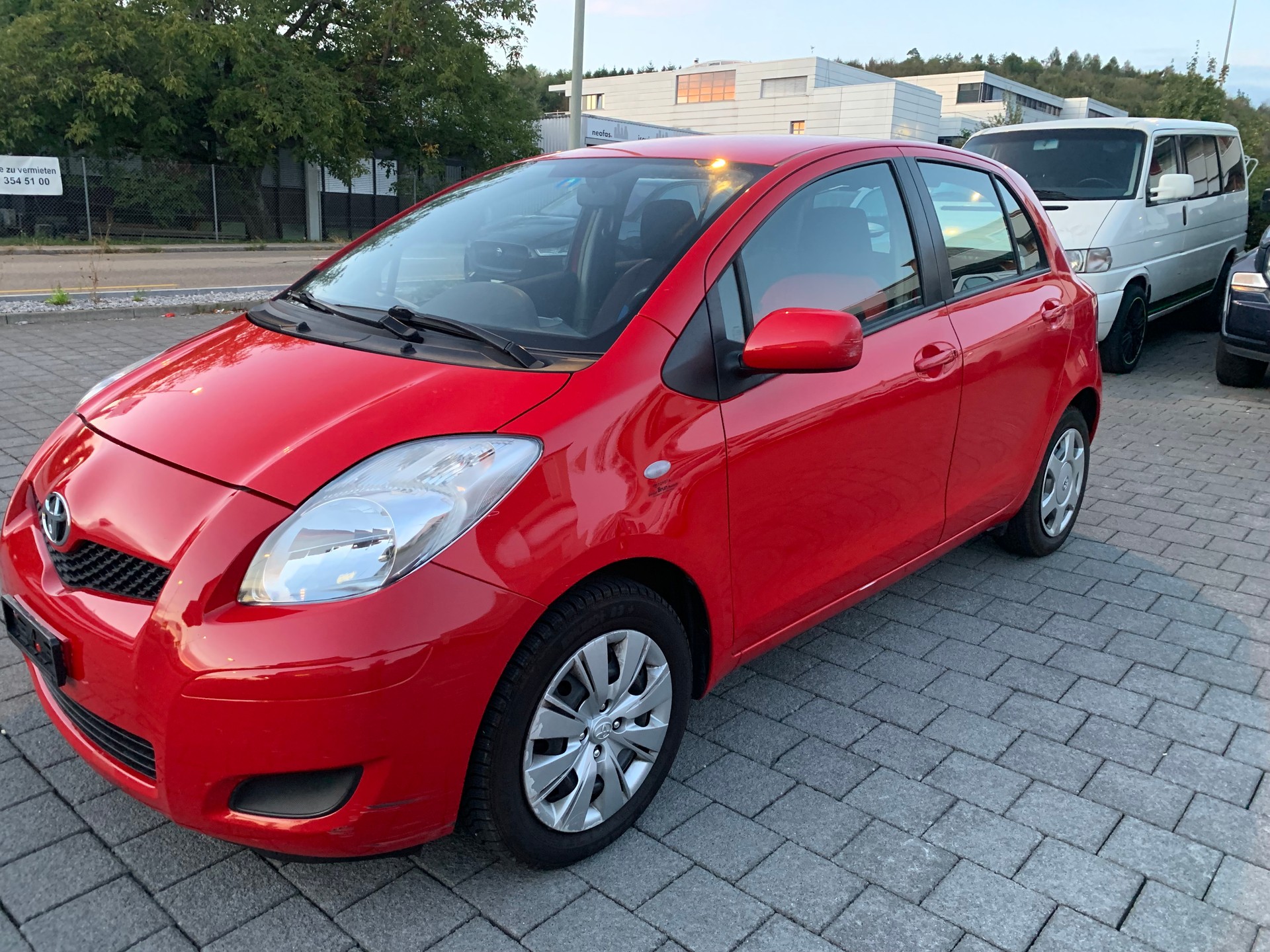 TOYOTA Yaris 1.33 Linea Sol-image-0