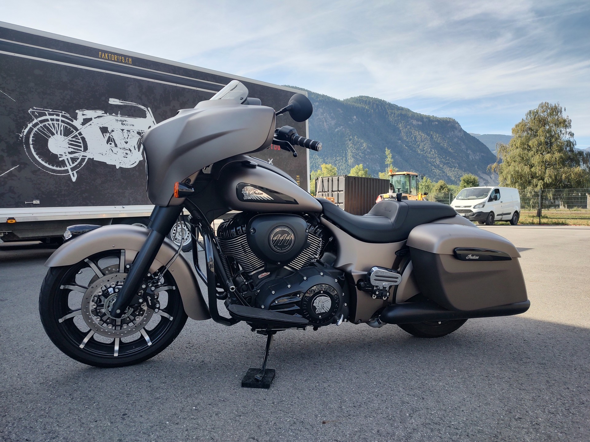 INDIAN Chieftain Dark Horse-image-4