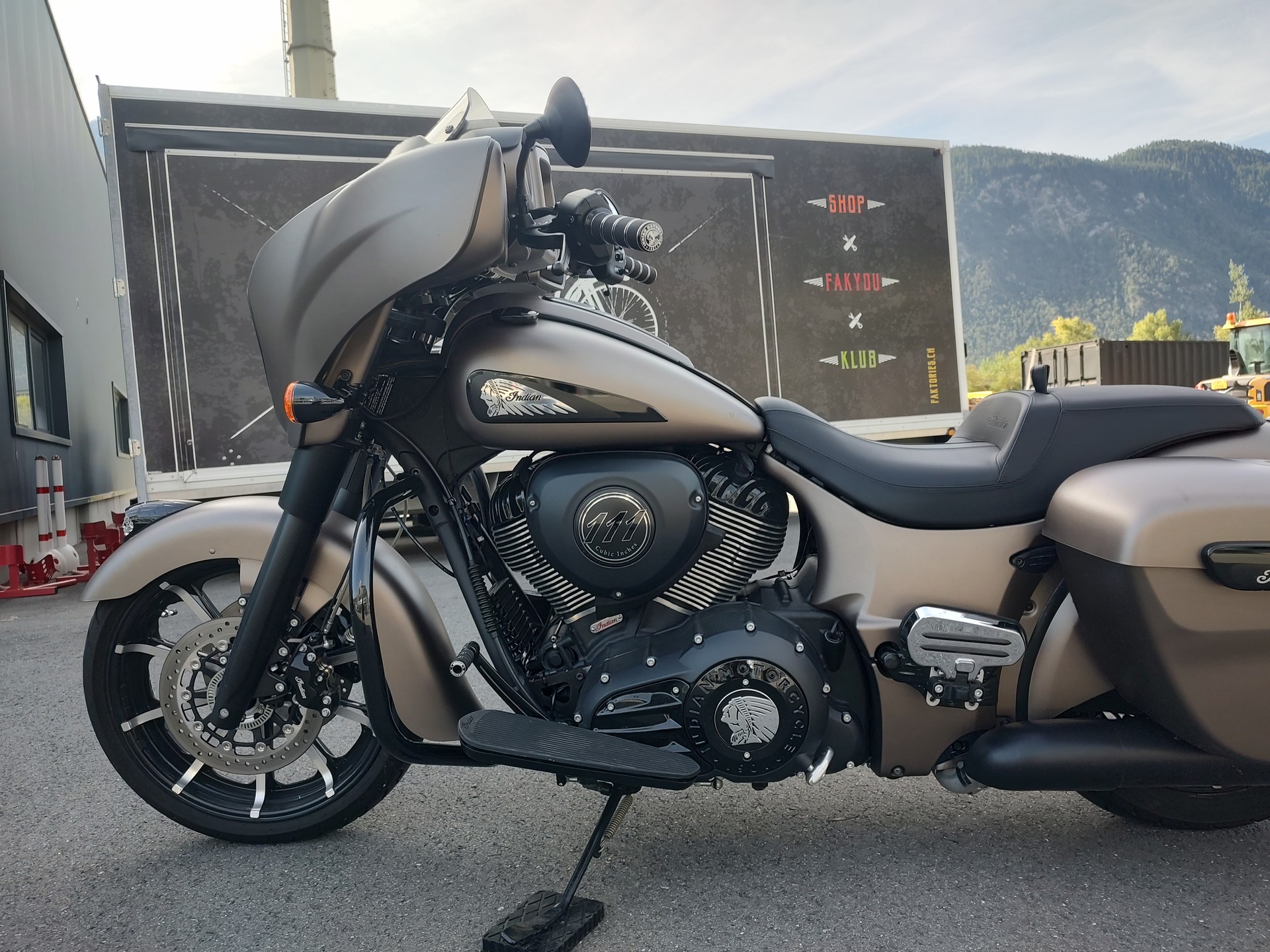 INDIAN Chieftain Dark Horse-image-5