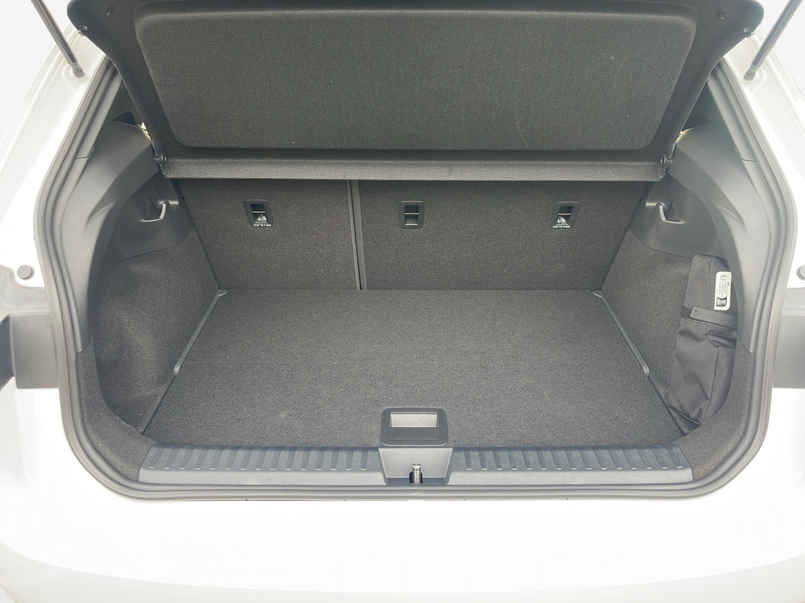 VW ID.Polo 52 kWh Style Edition One Plus-image-12