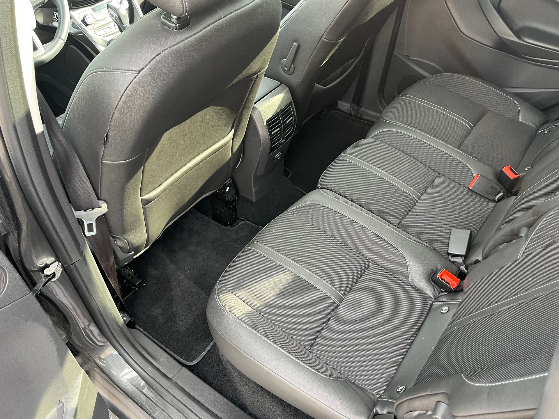 FORD C-Max 1.5 SCTi Titanium Automat-image-11