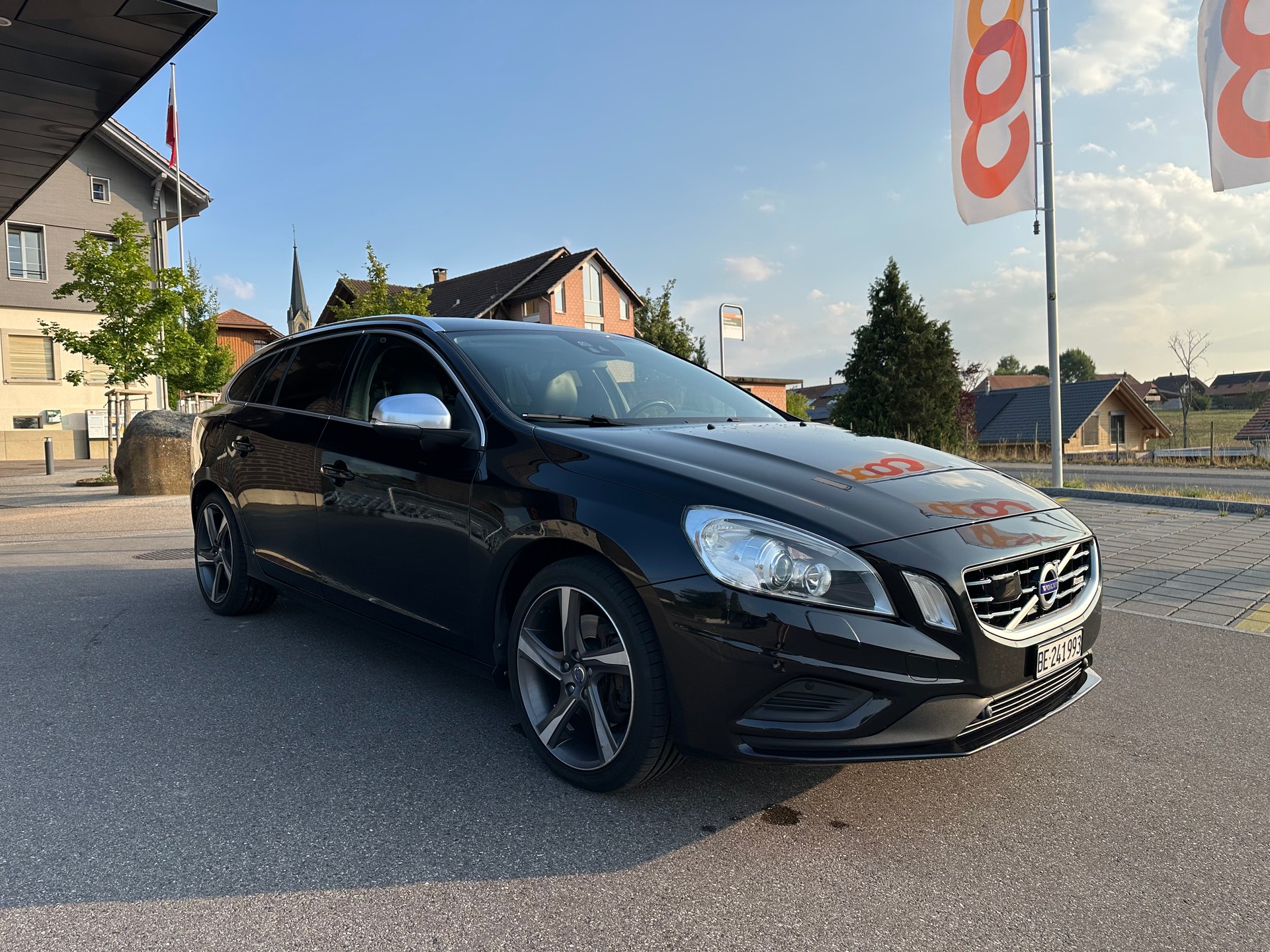 VOLVO V60 3.0 T6 R-Design AWD-image-0