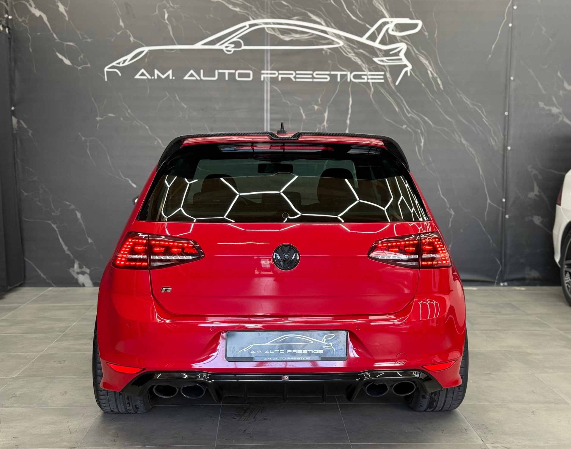 VW Golf 2.0 TSI R 4Motion DSG-image-4