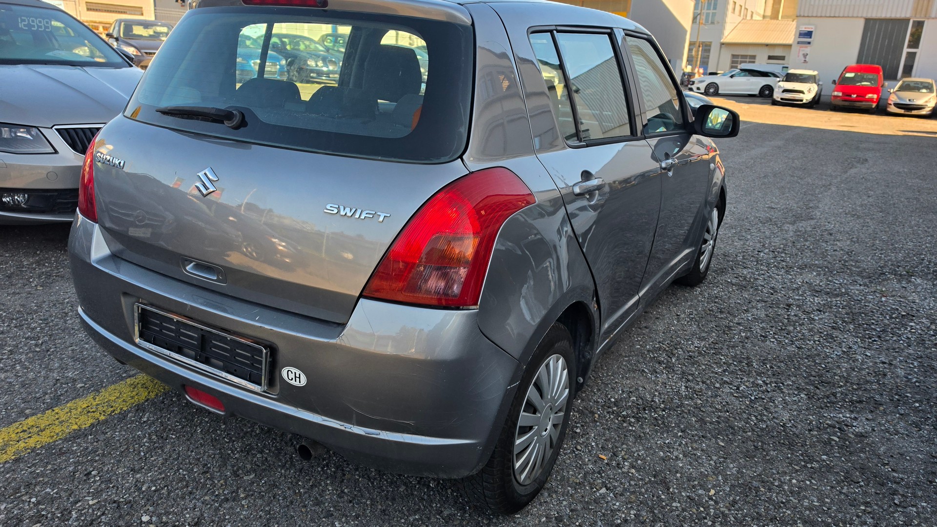 SUZUKI Swift 1.3i 16V GL-image-3