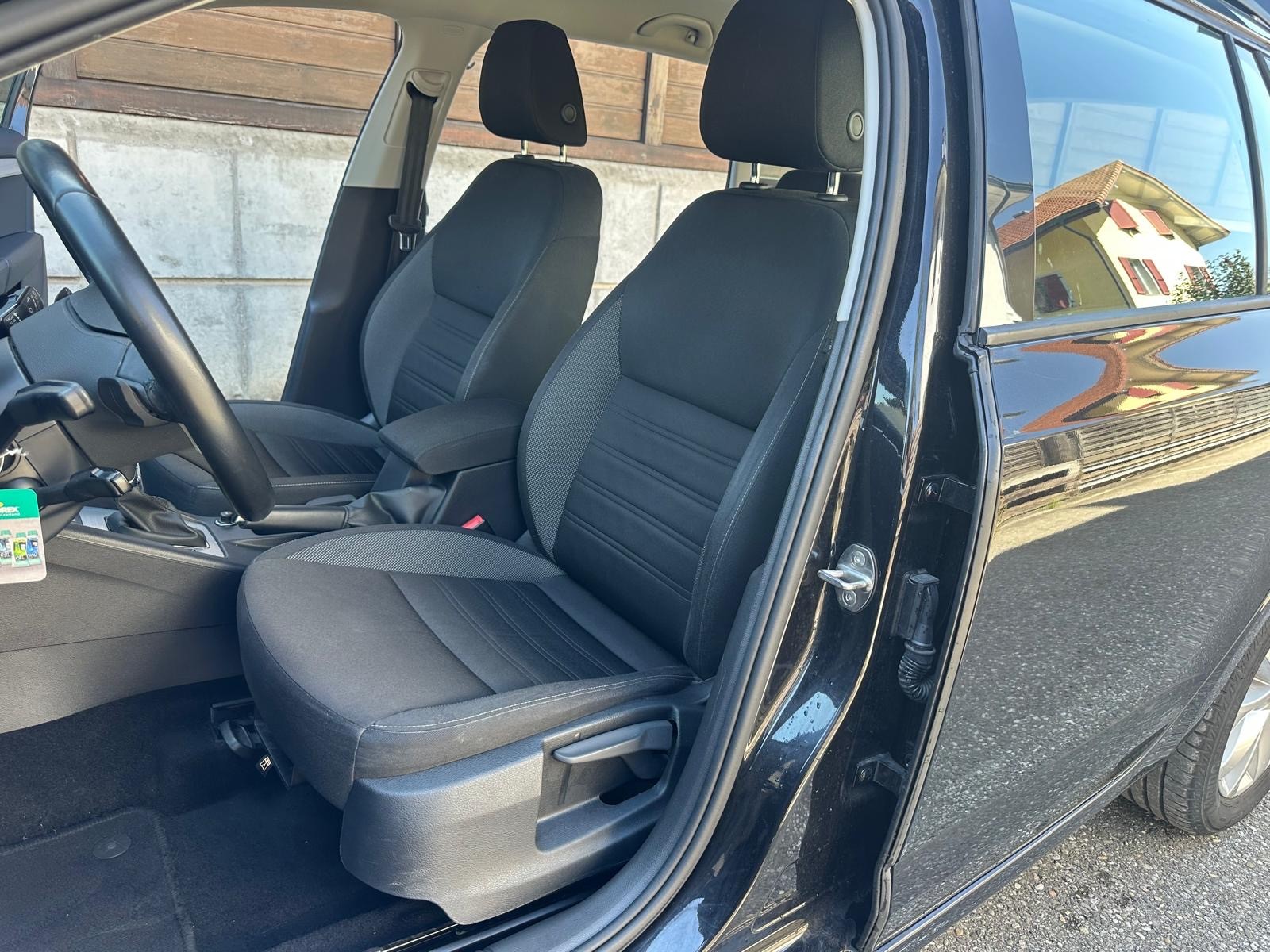 SKODA Octavia Combi 2.0 TSI Ambition DSG-image-8