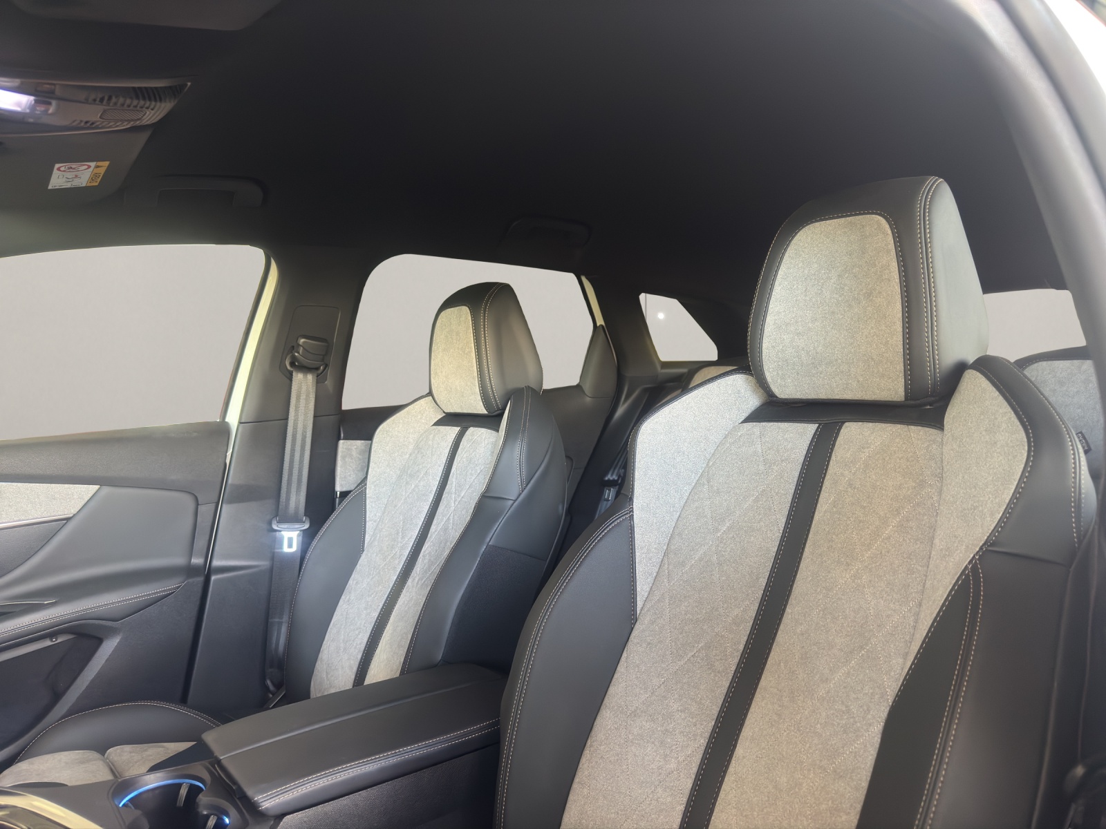 PEUGEOT 3008 1.6 Plug-in 300 PS Hybrid4 GT AWD-image-5