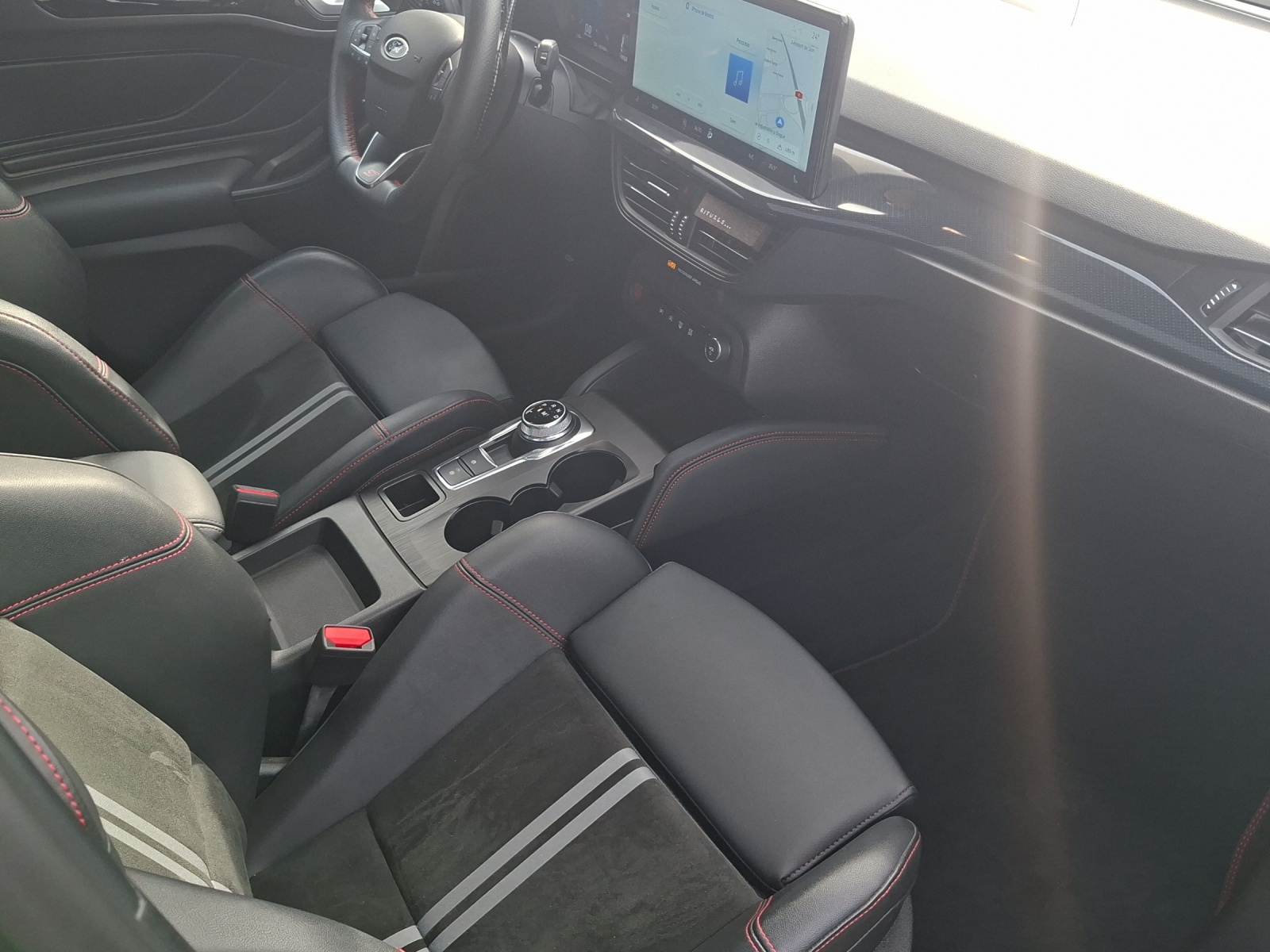 FORD Focus 2.3 ST X Automatique-image-10