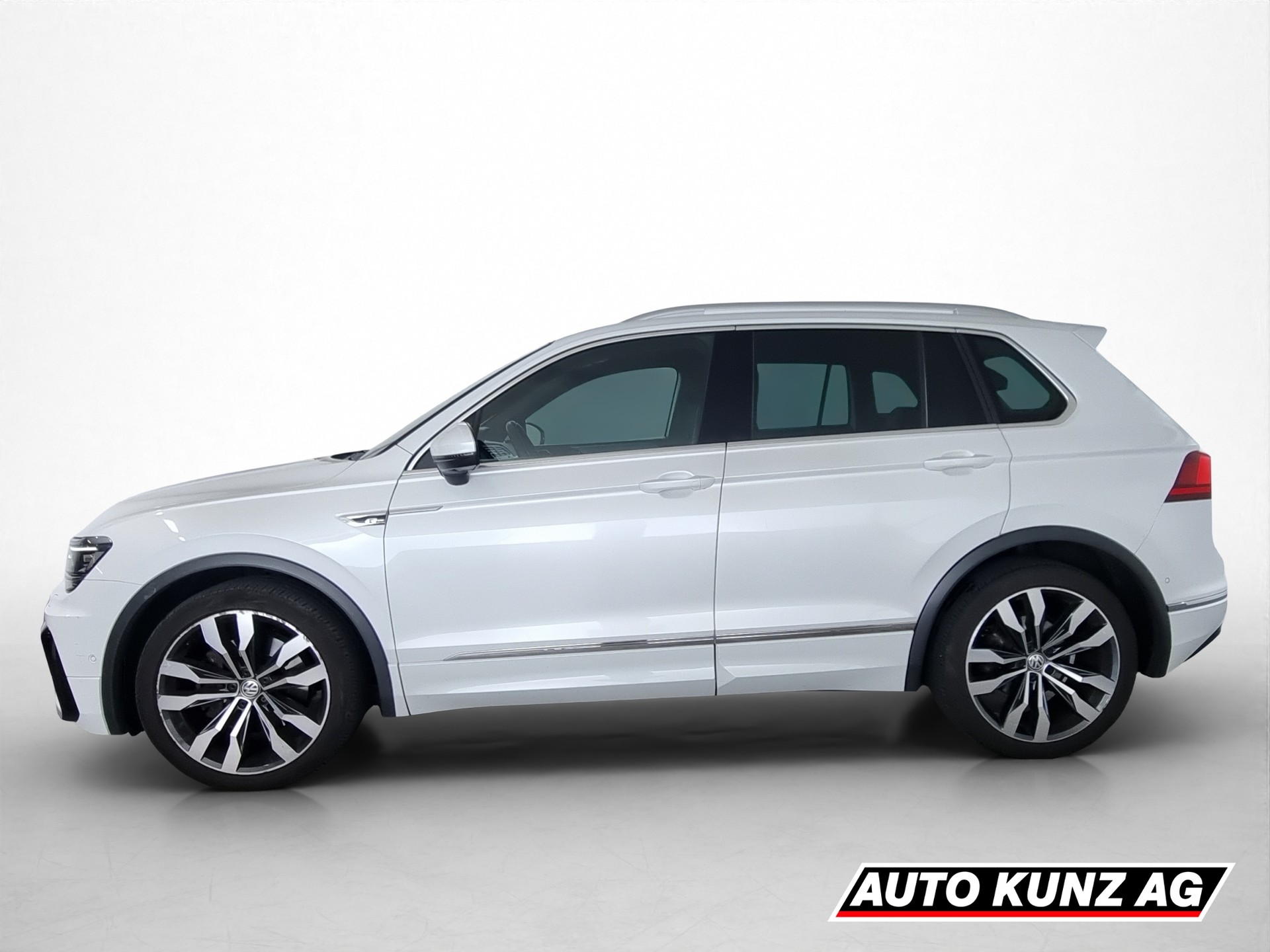 VW Tiguan 2.0 R-Line 4Motion DSG-image-2