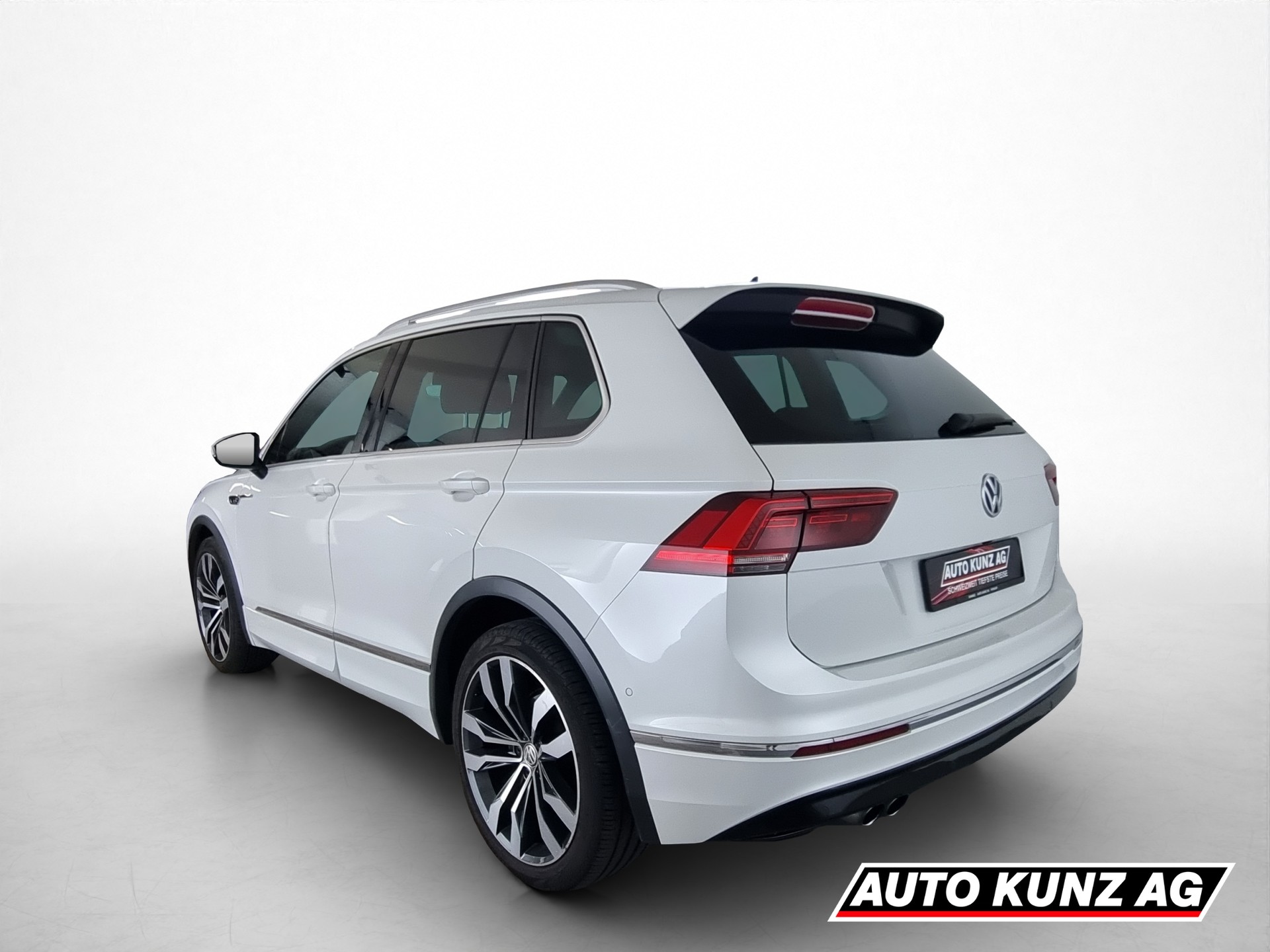 VW Tiguan 2.0 R-Line 4Motion DSG-image-3