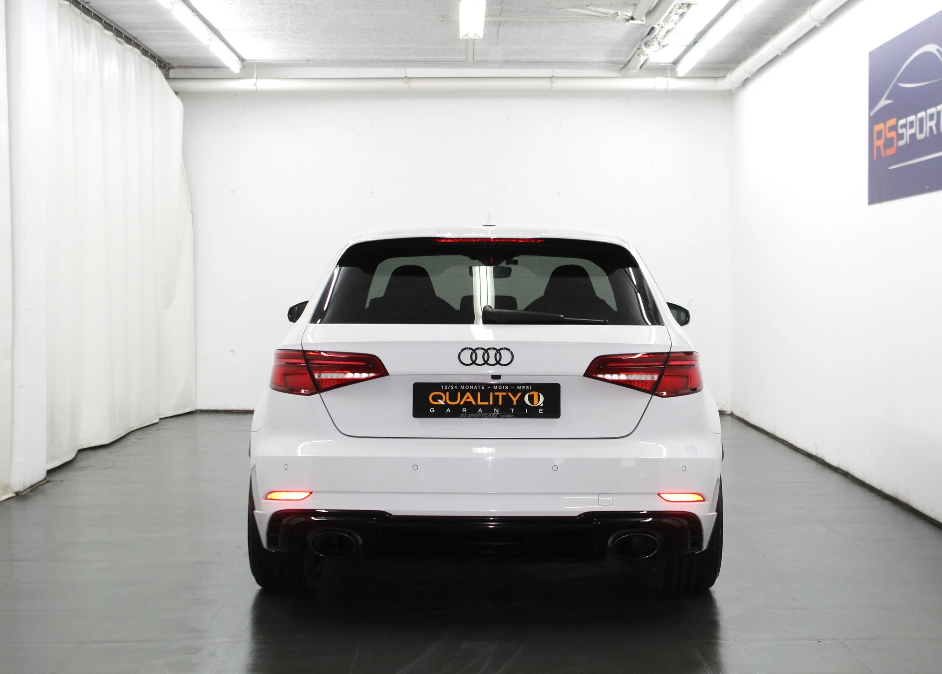 AUDI RS3 Sportback 2.5 TSI quattro S-tronic Optikpaket schwarz / ohne OPF / MAGIC-SOUND/ CH-Fahrzeug-image-5