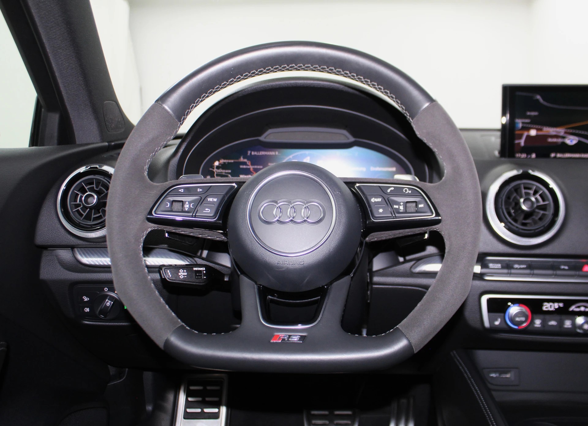 AUDI RS3 Sportback 2.5 TSI quattro S-tronic Optikpaket schwarz / ohne OPF / MAGIC-SOUND/ CH-Fahrzeug-image-13
