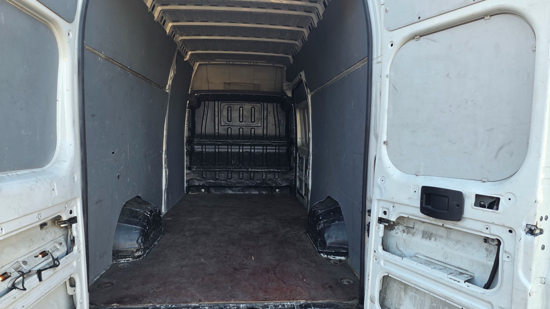 PEUGEOT Boxer 2.2 HDI 435 L4H3-image-4