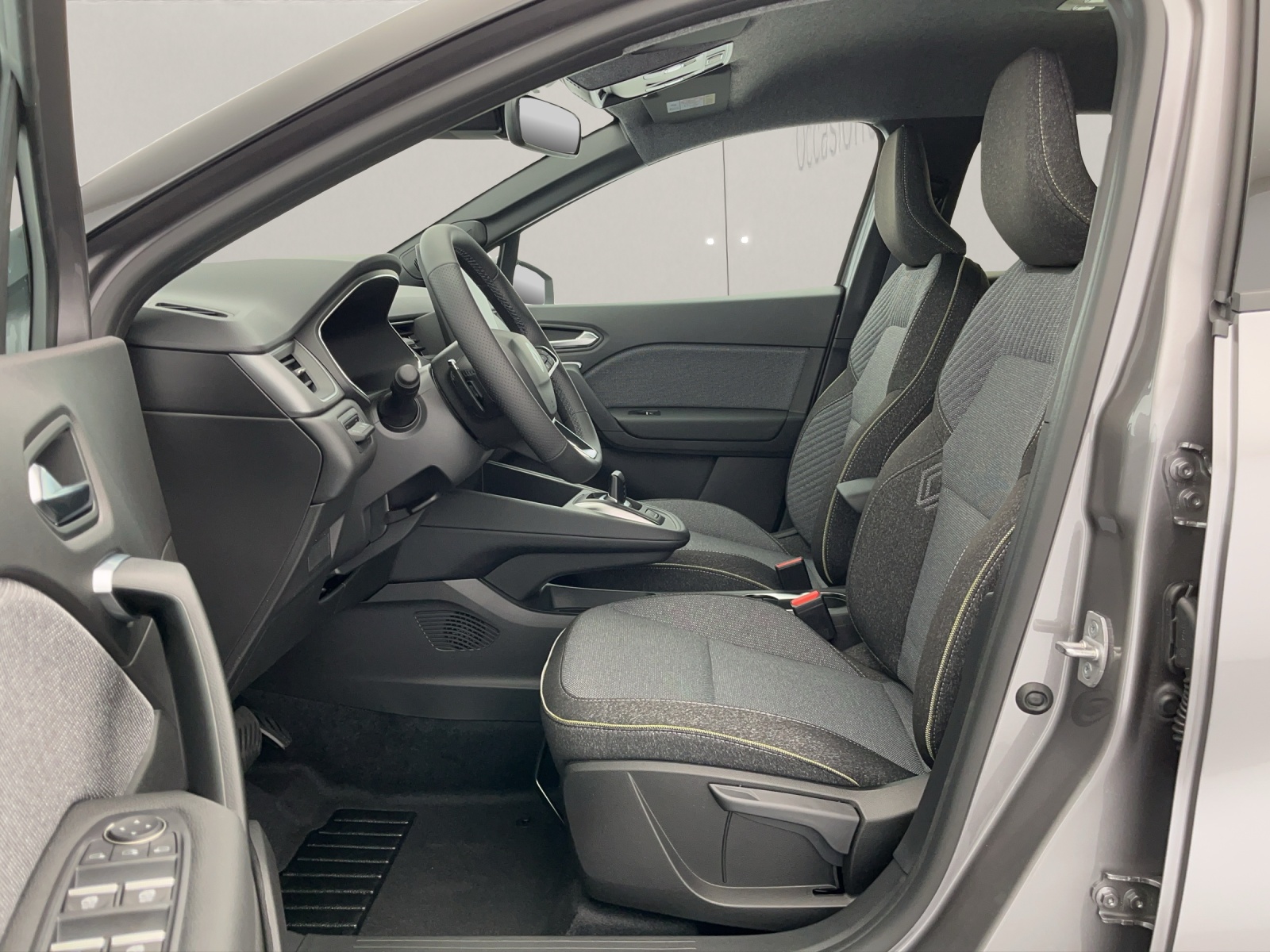 RENAULT Captur 1.3 TCe 140 techno EDC-image-7