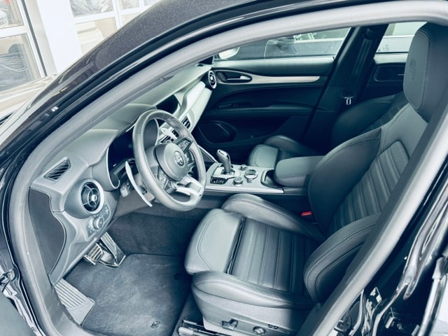 ALFA ROMEO Stelvio 2.0 Veloce Q4 AT8-image-1