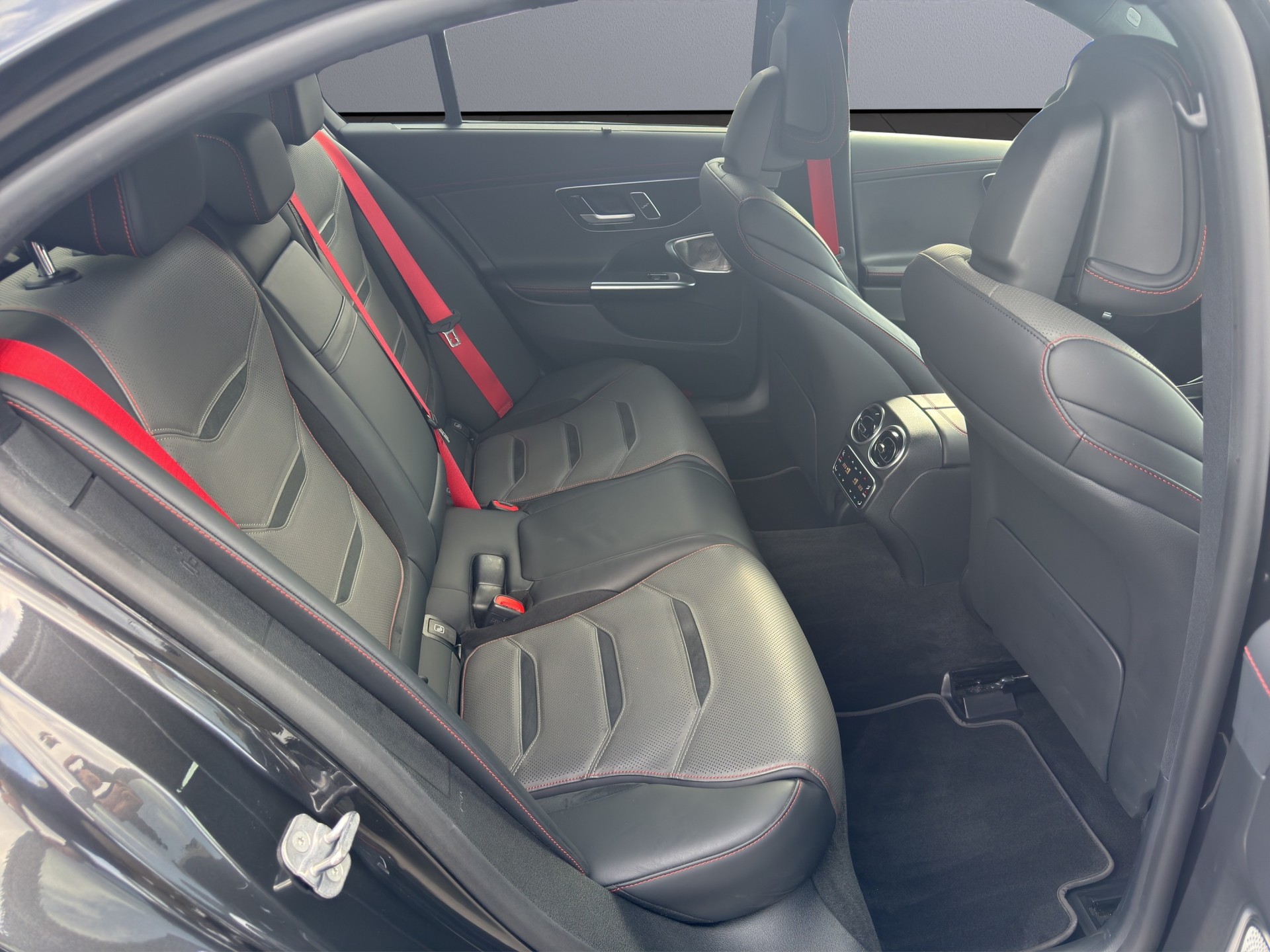 MERCEDES-BENZ C 43 AMG 4 Matic-image-15