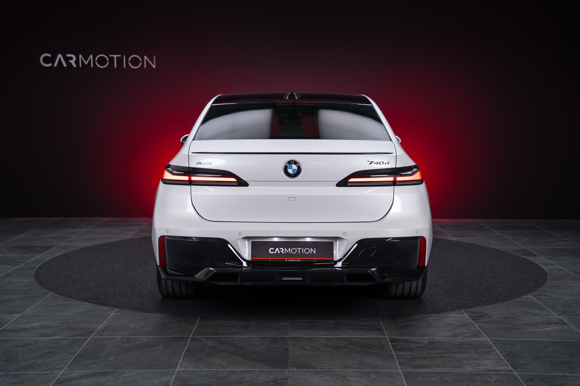 BMW 740d xDrive M Sport / Iconic Glow / Sky Lounge-image-6