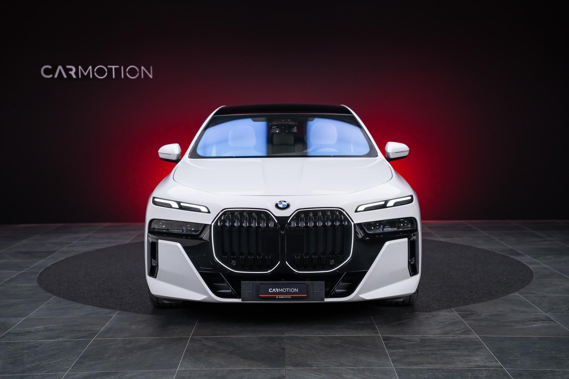 BMW 740d xDrive M Sport / Iconic Glow / Sky Lounge-image-1