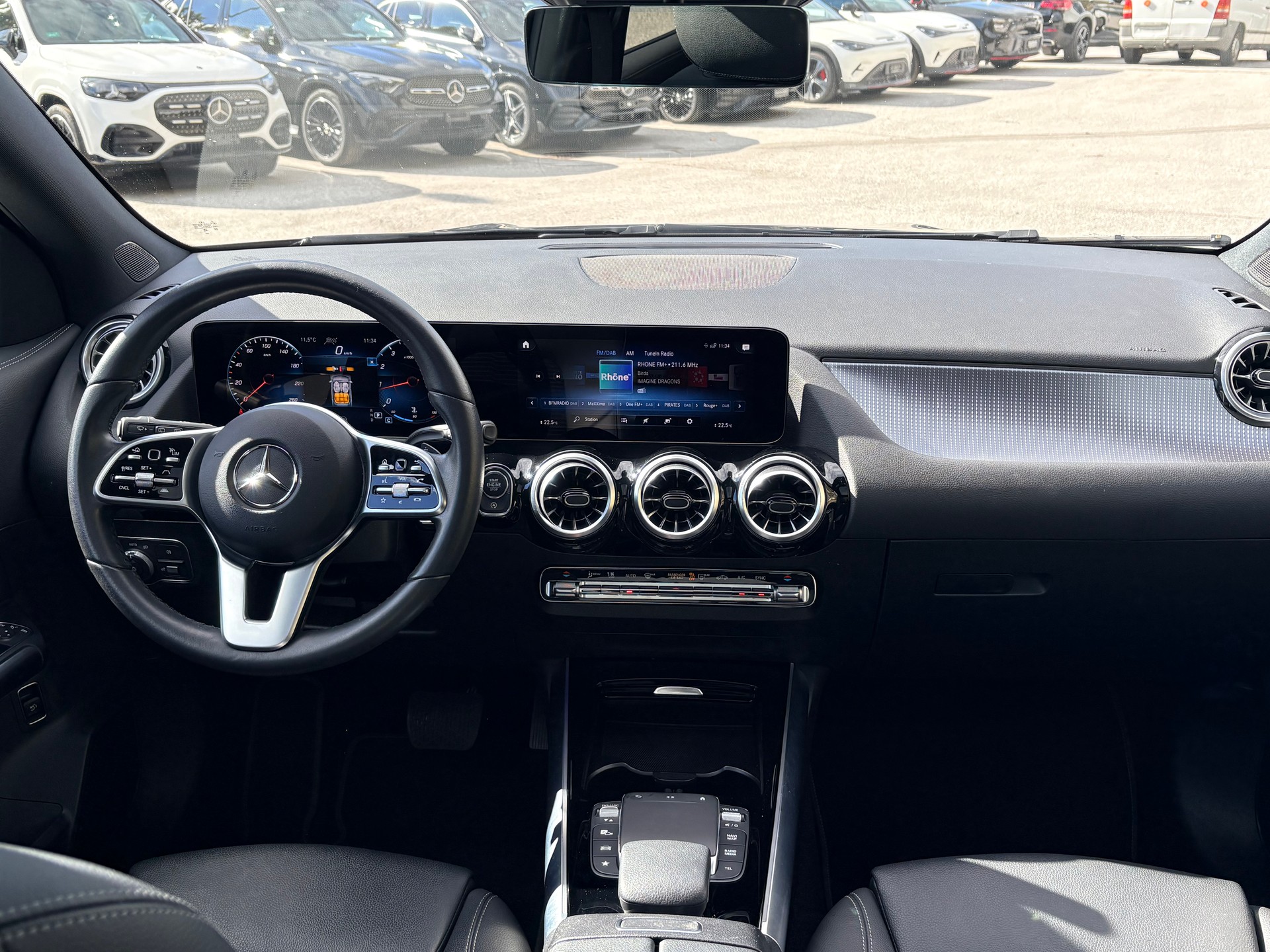 MERCEDES-BENZ GLA 200 Progressive 7G-DCT-image-8