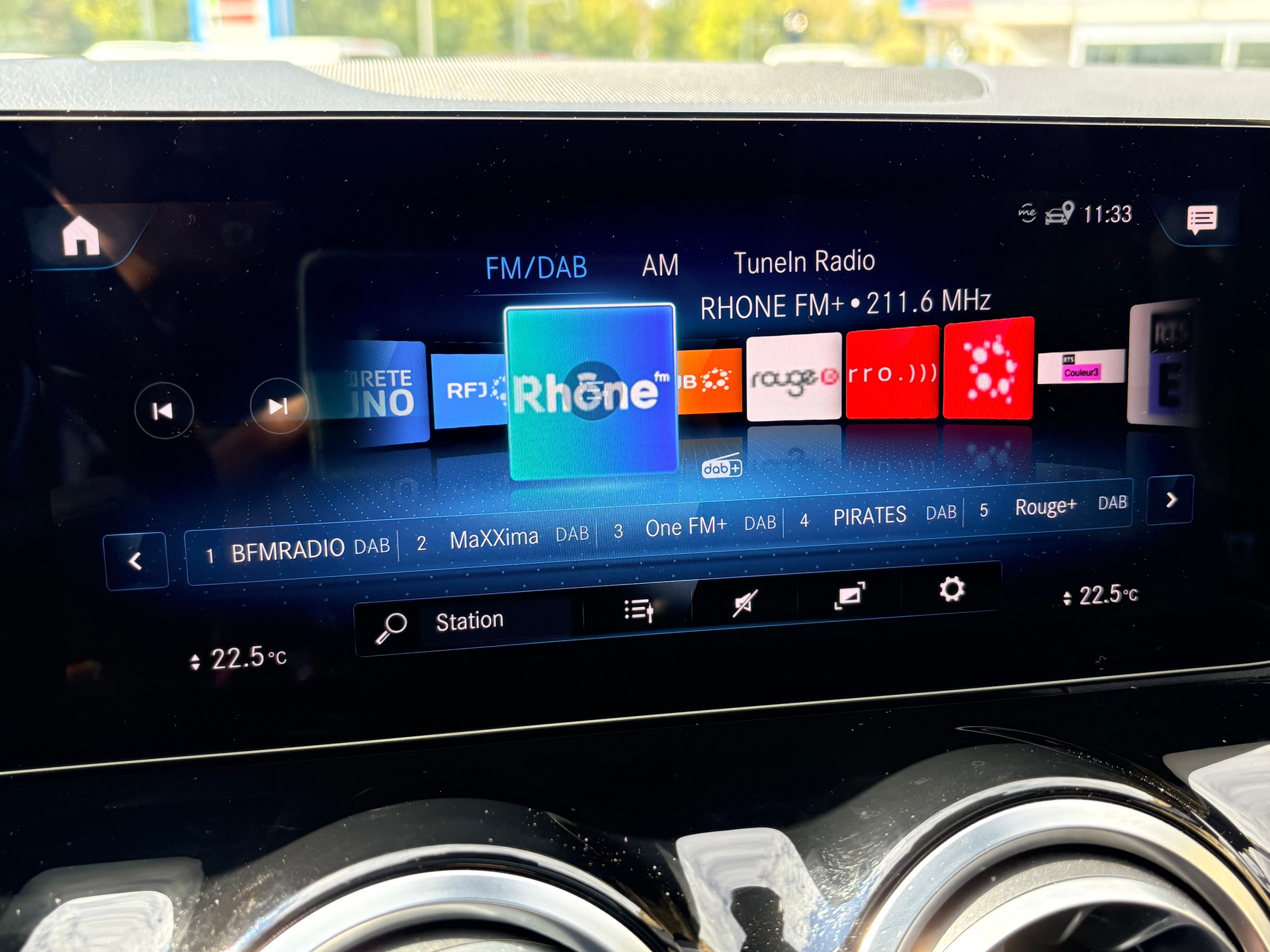 MERCEDES-BENZ GLA 200 Progressive 7G-DCT-image-9