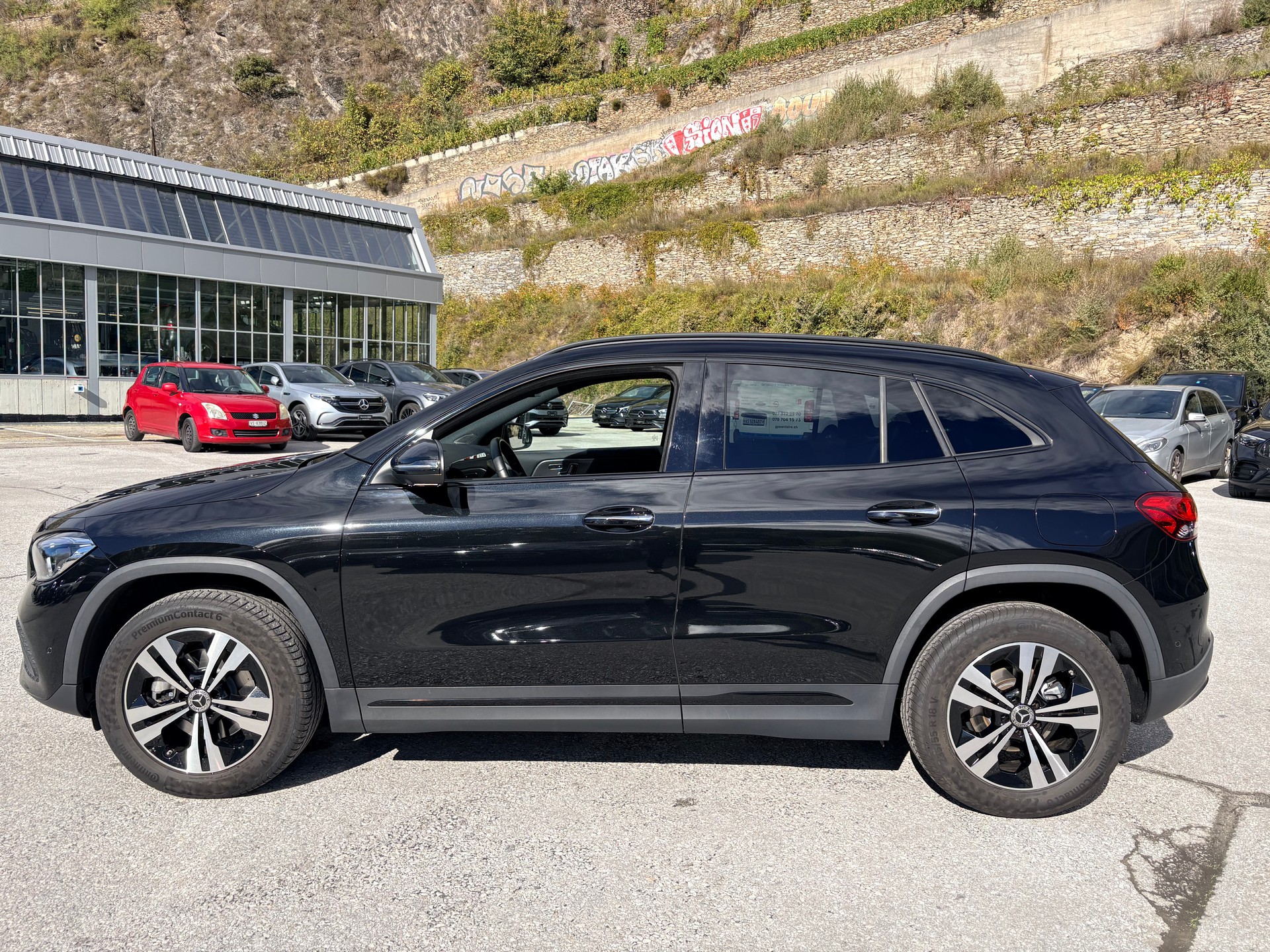 MERCEDES-BENZ GLA 200 Progressive 7G-DCT-image-3