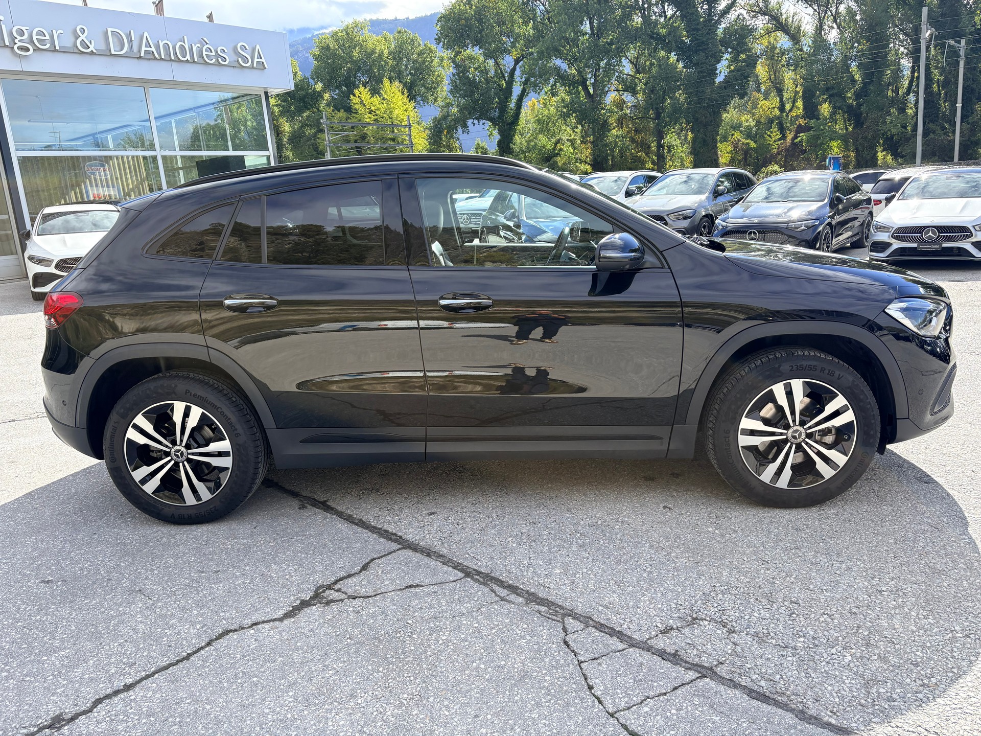 MERCEDES-BENZ GLA 200 Progressive 7G-DCT-image-4