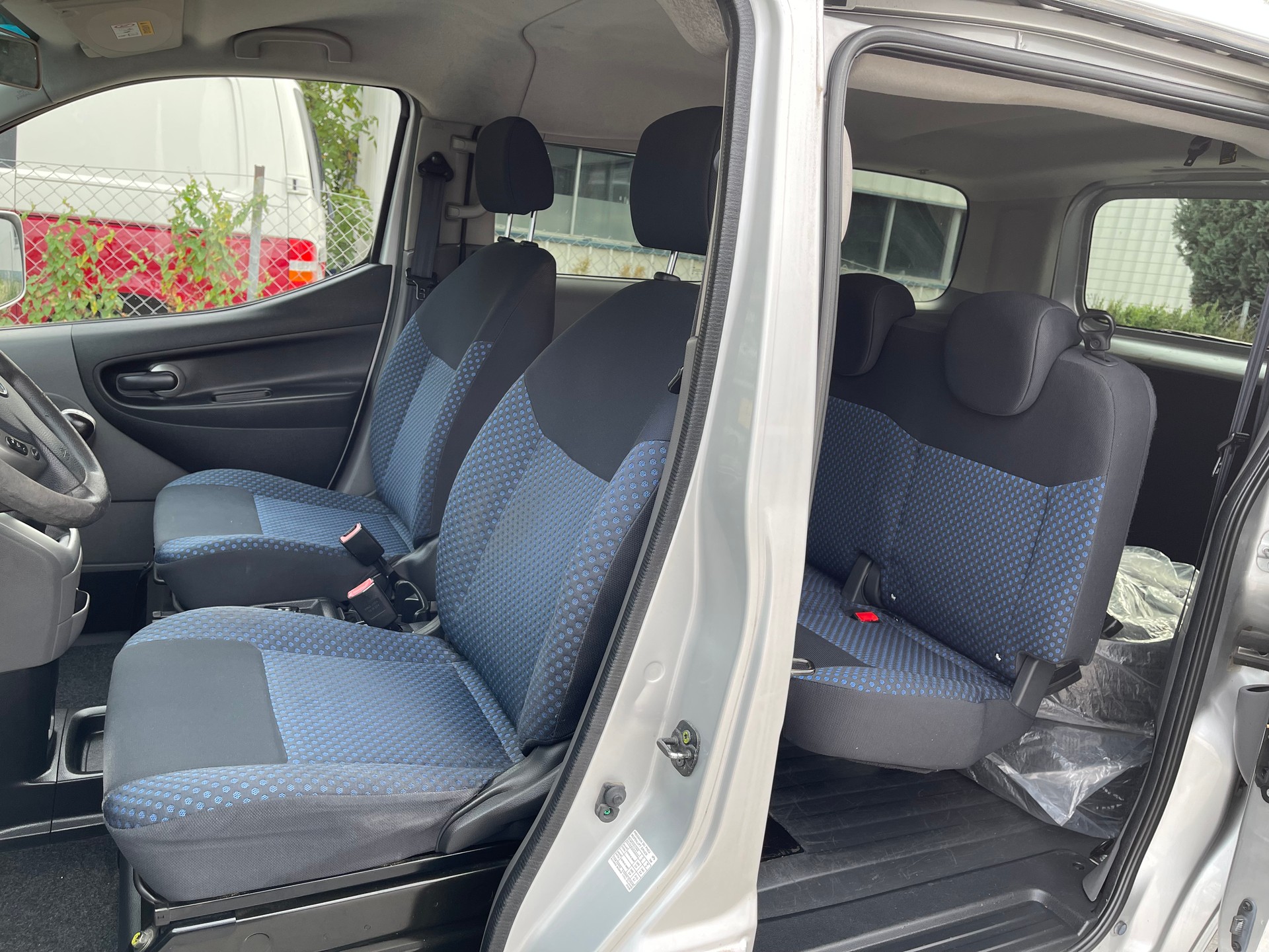 NISSAN NV200 1.5 dCi 110 Evalia Tekna-image-24