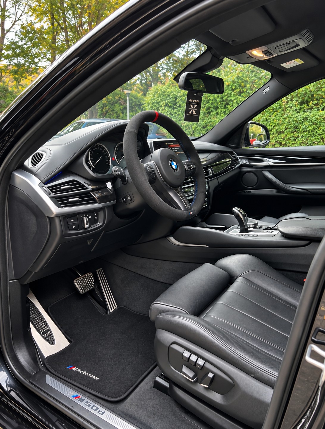 BMW X6 M50d-image-4