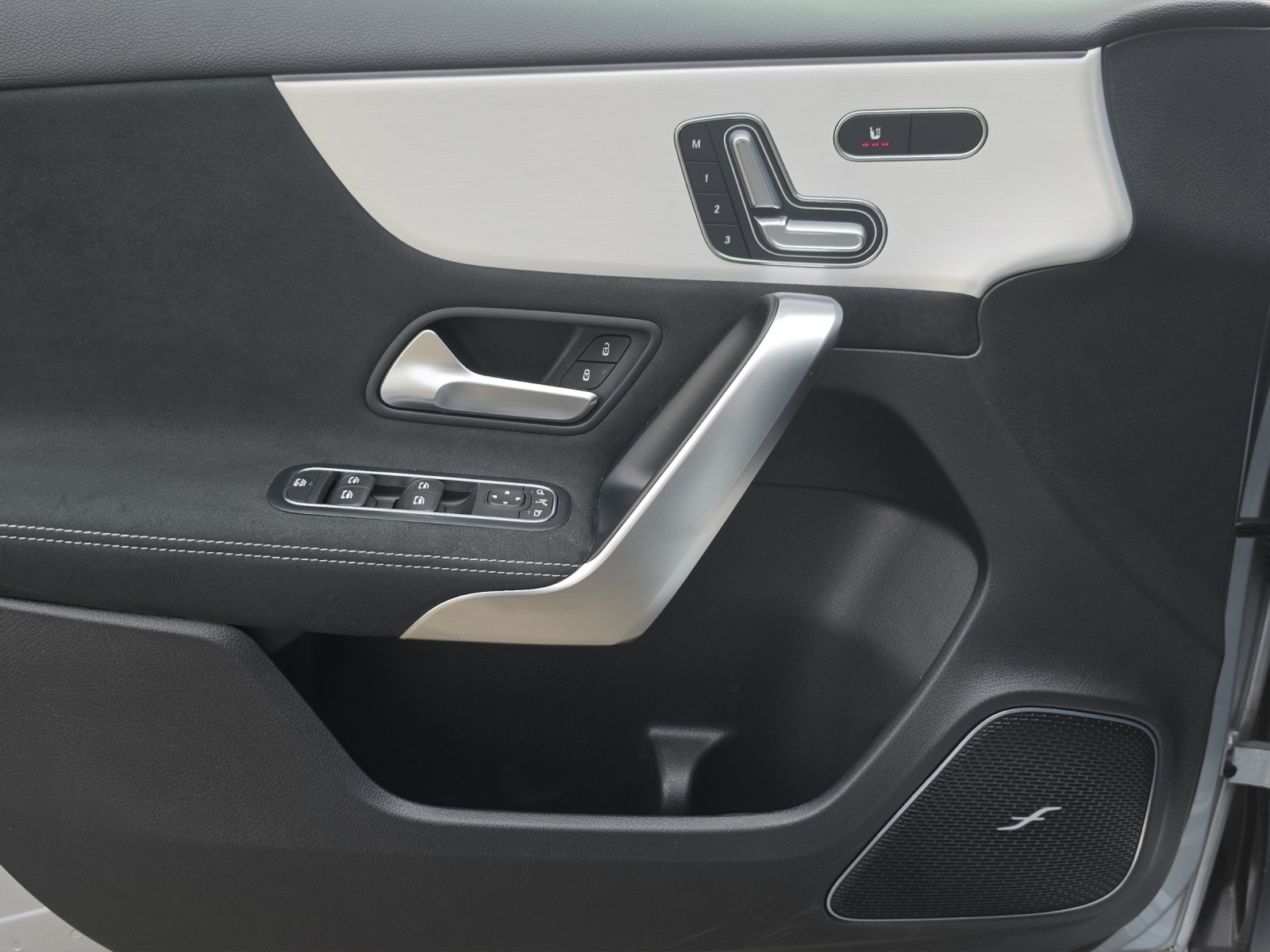 MERCEDES-BENZ A 250 4Matic AMG LINE 8G-DCT-image-14