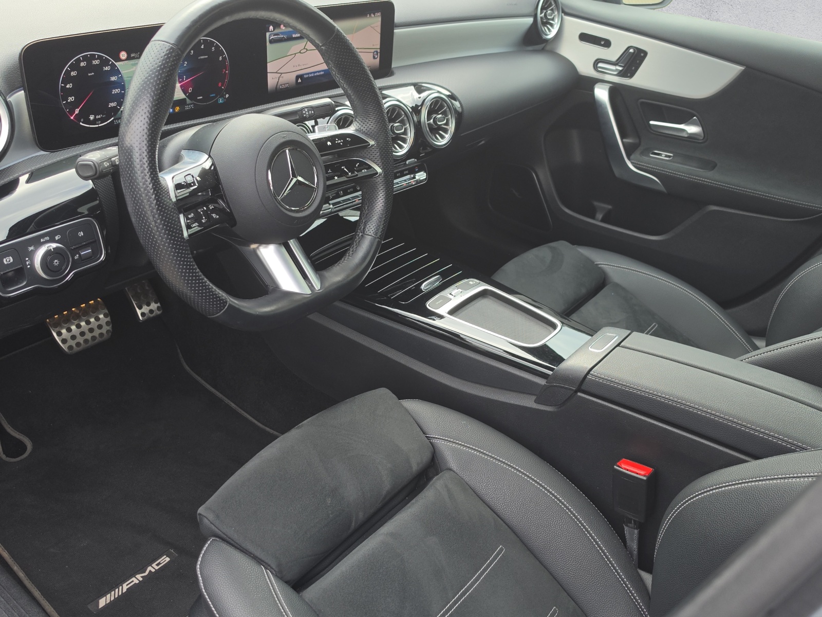 MERCEDES-BENZ A 250 4Matic AMG LINE 8G-DCT-image-10