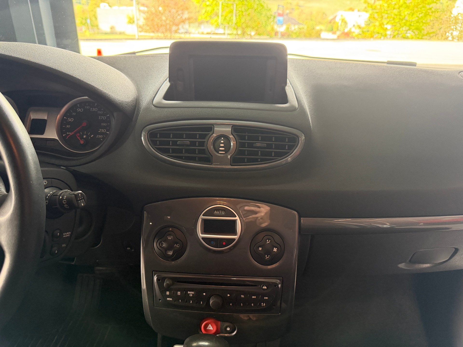 RENAULT Clio Grandtour 1.6 16V Exception Automatic inkl. Garantie-image-5