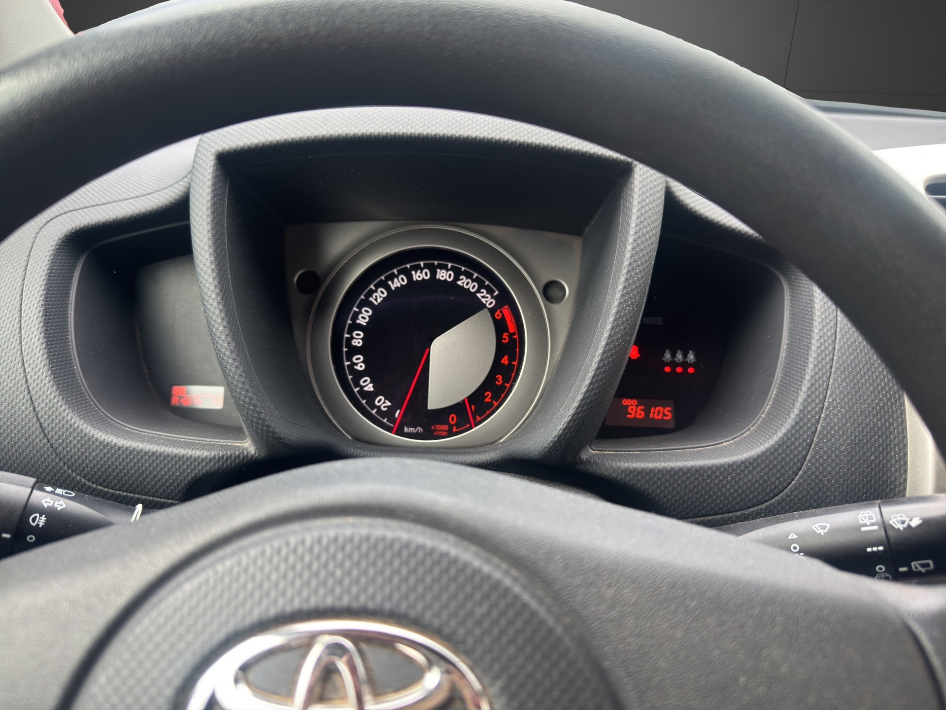 TOYOTA UrbanCruiser 1.4 D-4D Linea Terra 4WD-image-15