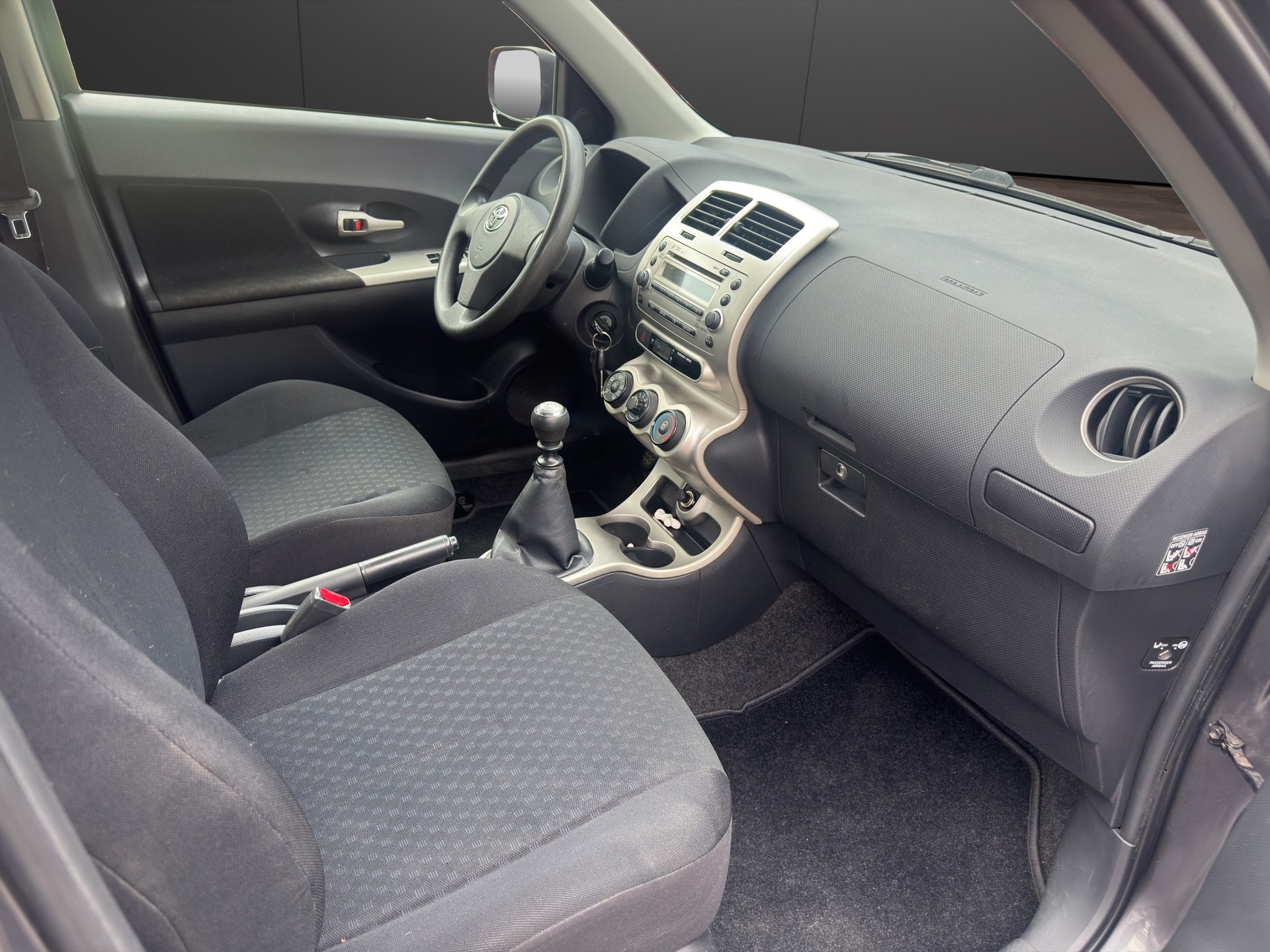 TOYOTA UrbanCruiser 1.4 D-4D Linea Terra 4WD-image-12