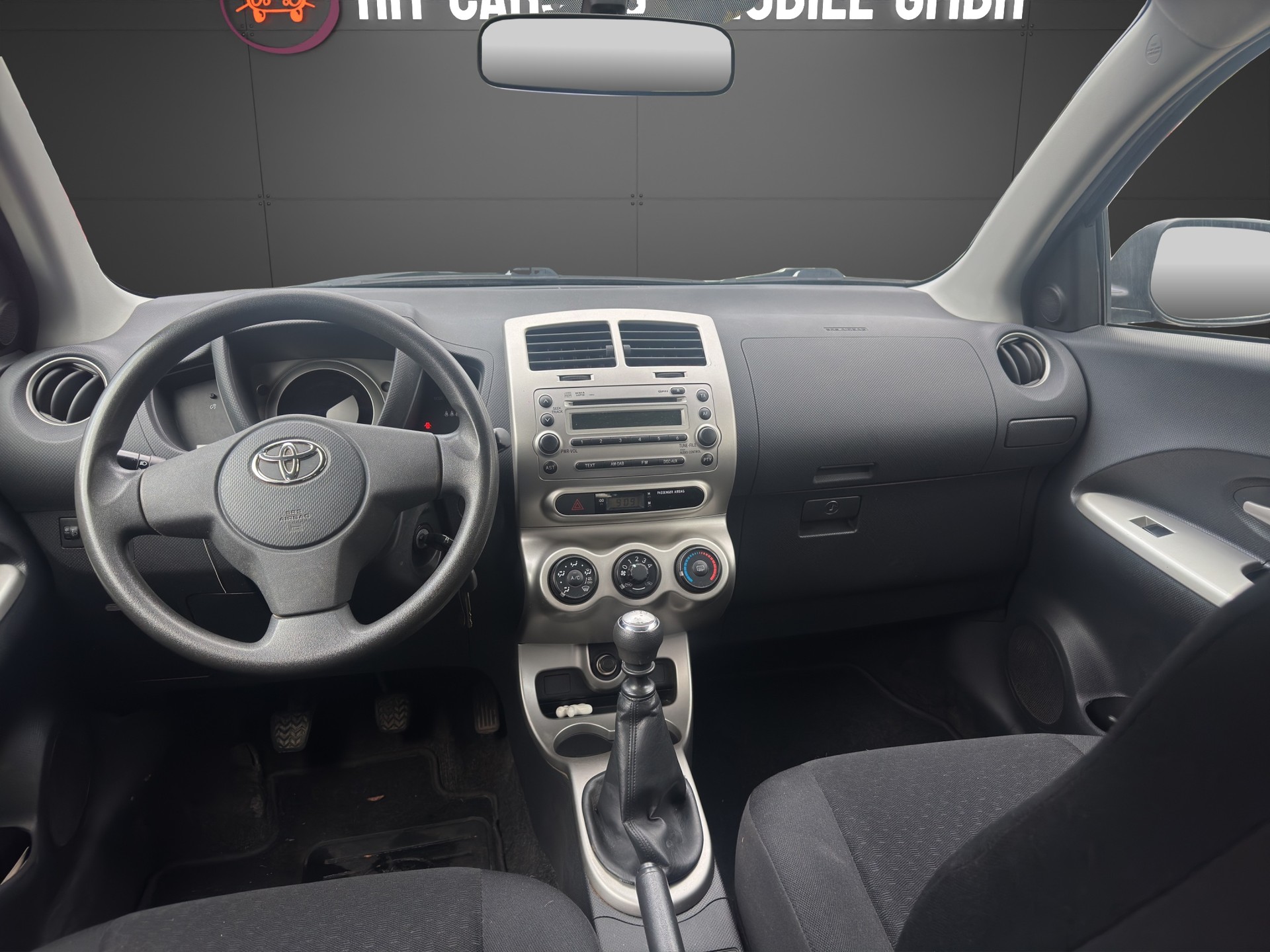 TOYOTA UrbanCruiser 1.4 D-4D Linea Terra 4WD-image-9