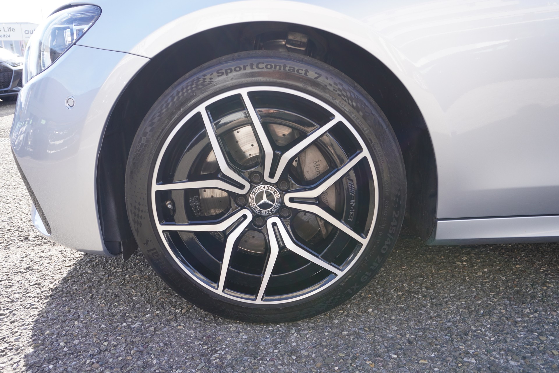 MERCEDES-BENZ E 220 d T 4Matic AMG Line 9G-Tronic-image-8
