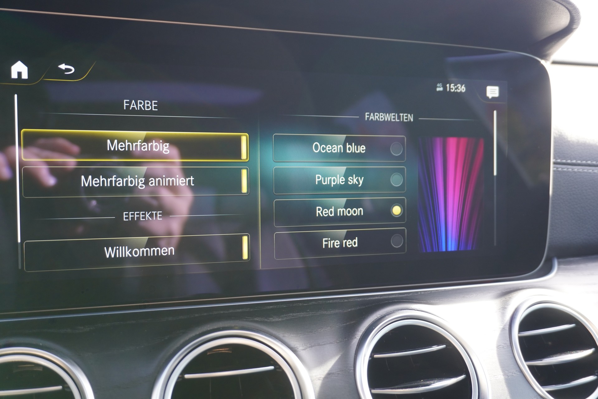 MERCEDES-BENZ E 220 d T 4Matic AMG Line 9G-Tronic-image-42