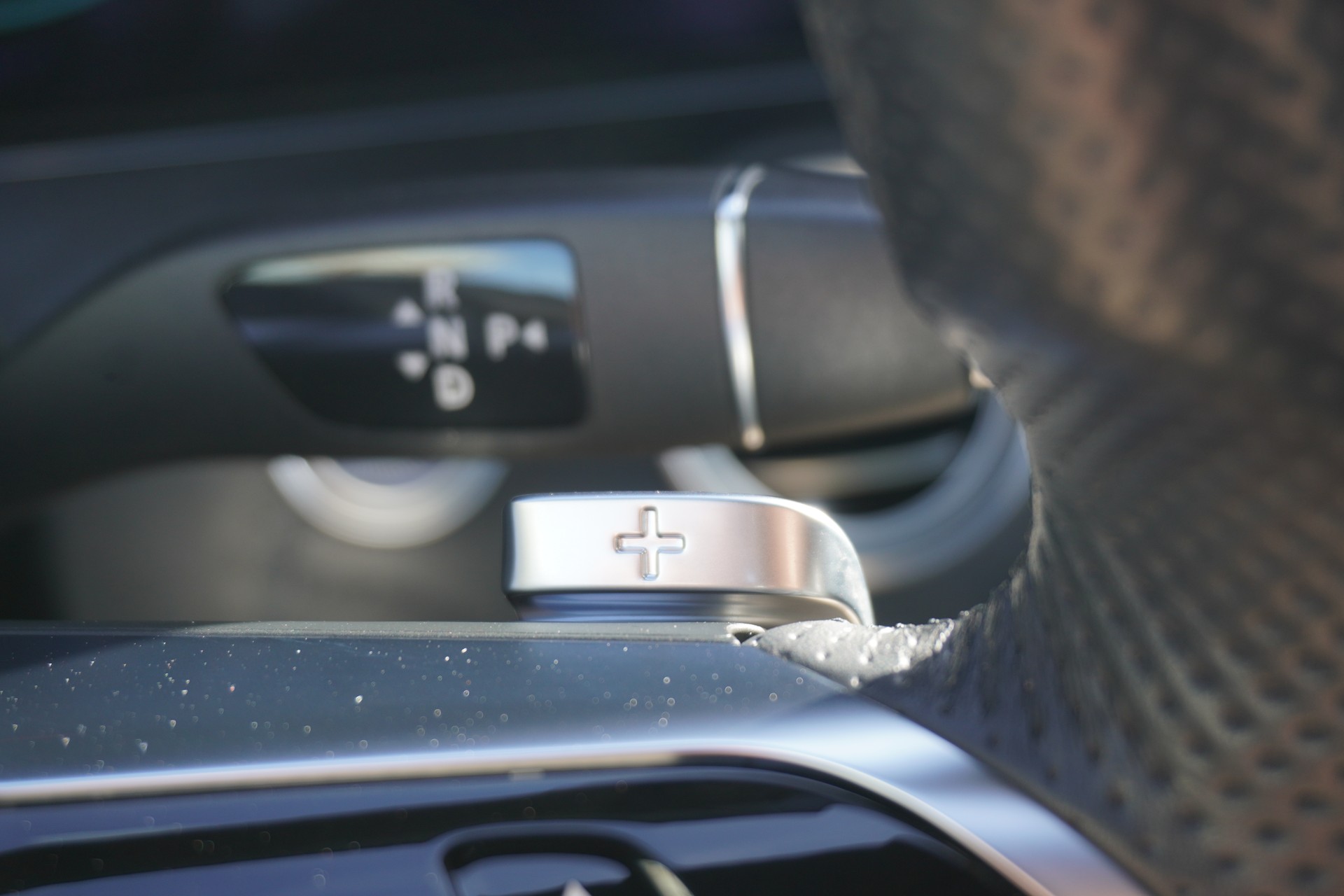 MERCEDES-BENZ E 220 d T 4Matic AMG Line 9G-Tronic-image-34