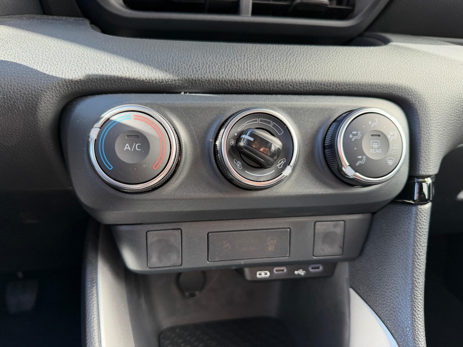 TOYOTA Yaris 1.5 VVT-iE Comfort-image-10
