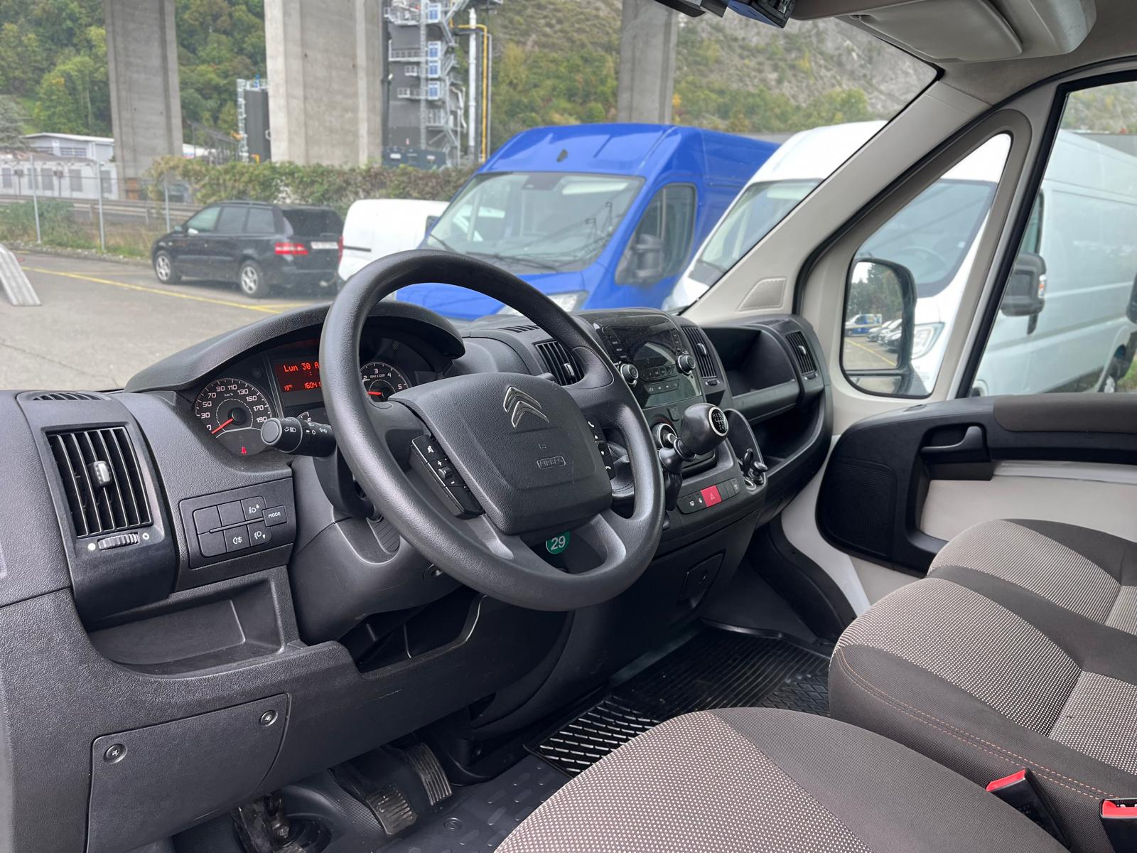 CITROEN 2.0 BlueHDi 130 Attraction-image-4