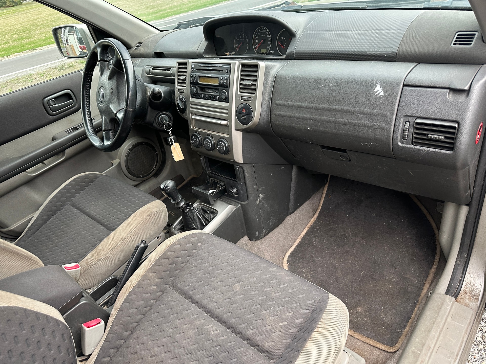 NISSAN X-Trail 2.2 DCI Elegance-image-5