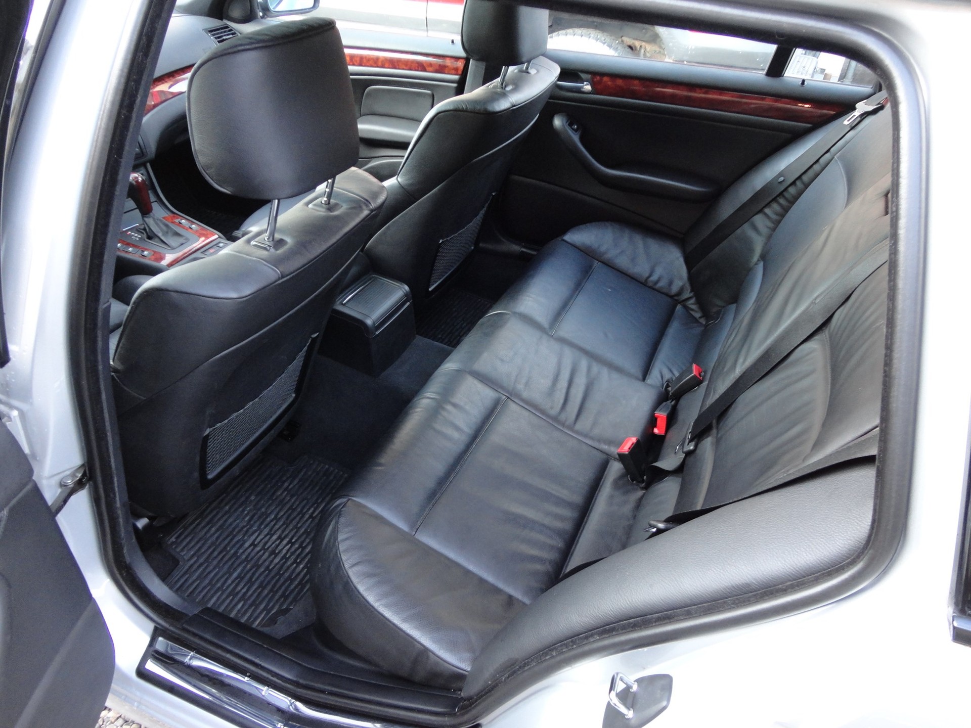 BMW-ALPINA B3 3.3 X Touring S.Tronic-image-7