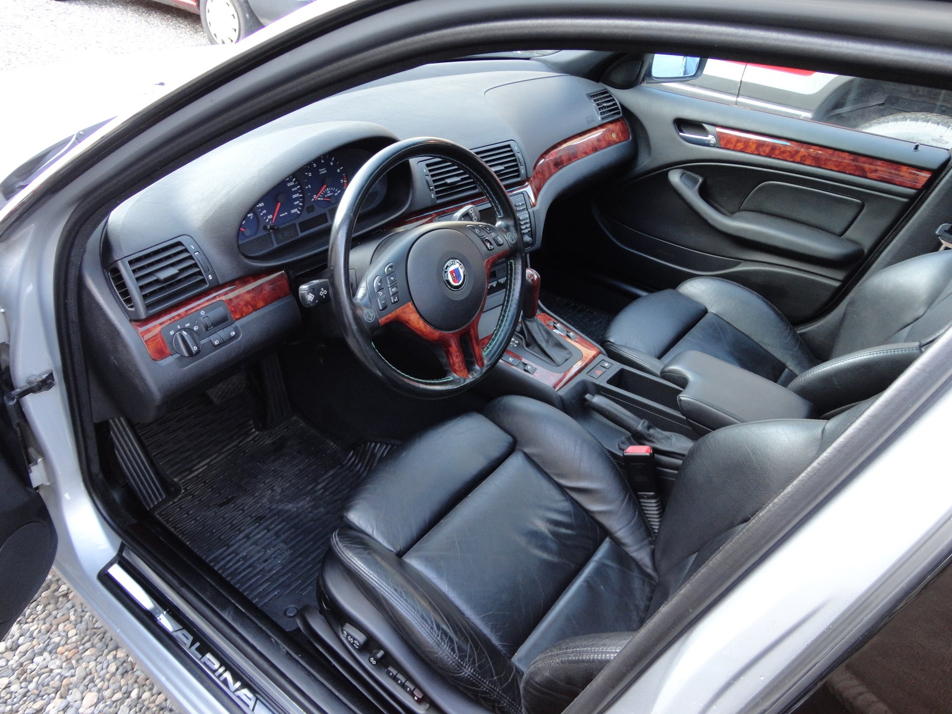 BMW-ALPINA B3 3.3 X Touring S.Tronic-image-6