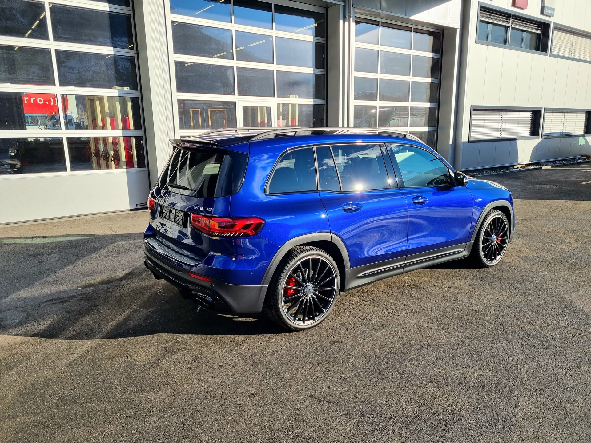 MERCEDES-BENZ GLB 35 AMG 4Matic (ab Service, neue Bremsen)-image-2
