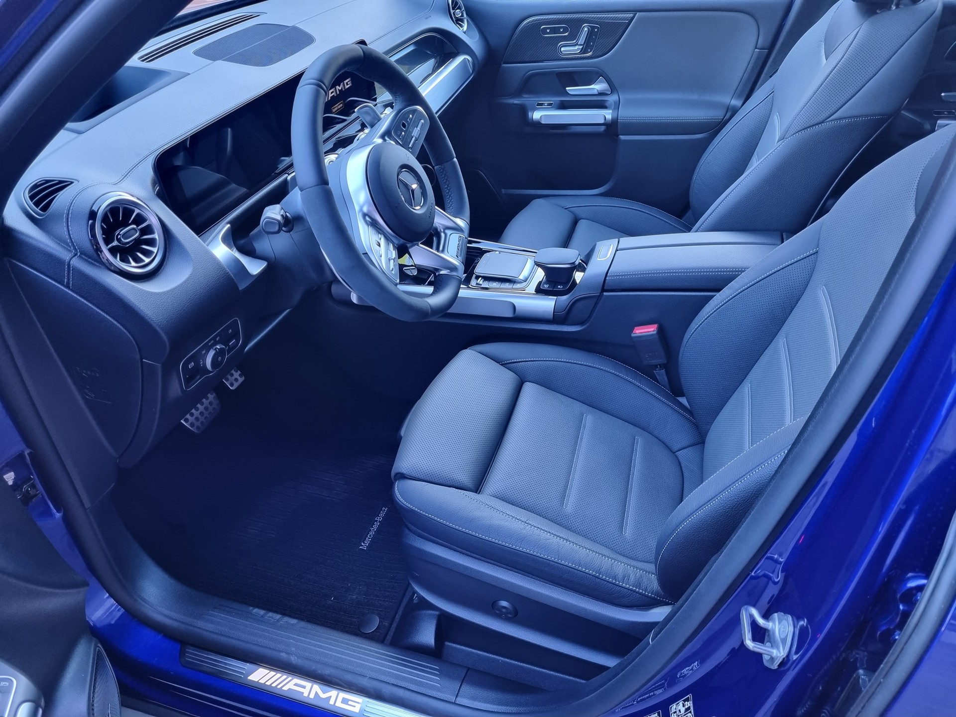 MERCEDES-BENZ GLB 35 AMG 4Matic (ab Service, neue Bremsen)-image-7