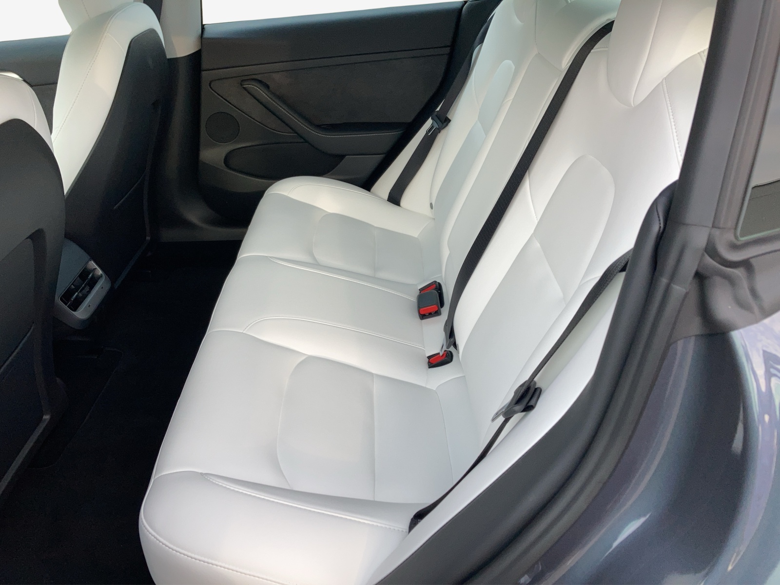 TESLA Model 3 Performance Dual Motor AWD-image-8